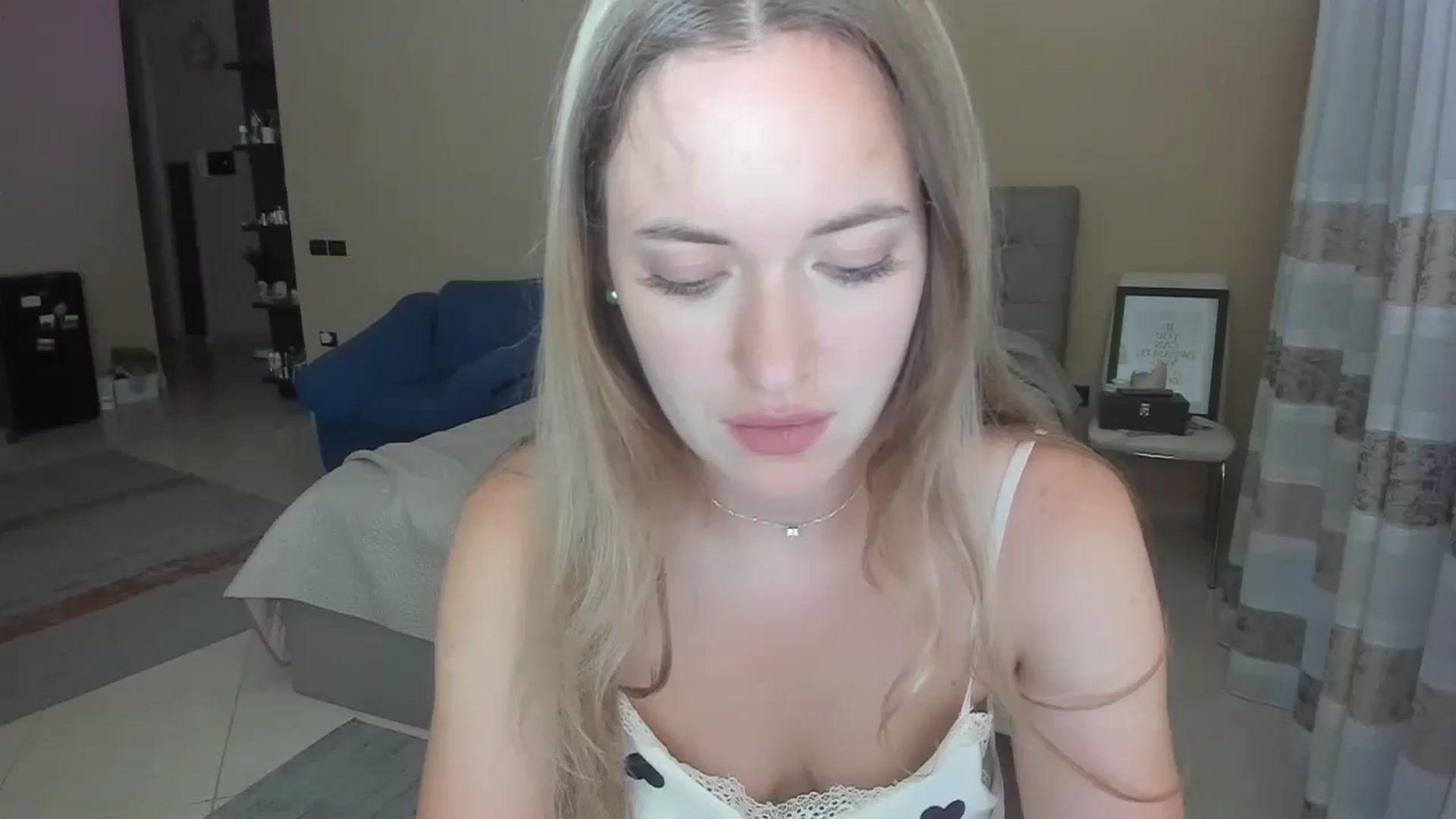 Gallery image thumbnail from SkySunFlower's myfreecams stream on, 06/04/2024, 18:17 image 9 of 20