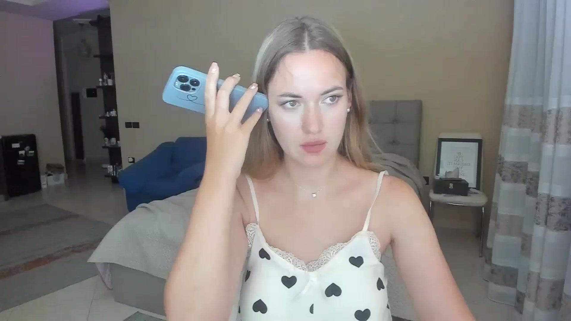 Gallery image thumbnail from SkySunFlower's myfreecams stream on, 06/04/2024, 18:17 image 18 of 20