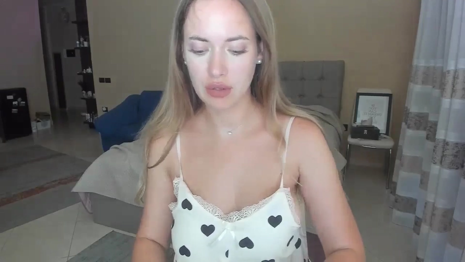 Gallery image thumbnail from SkySunFlower's myfreecams stream on, 06/04/2024, 18:17 image 3 of 20
