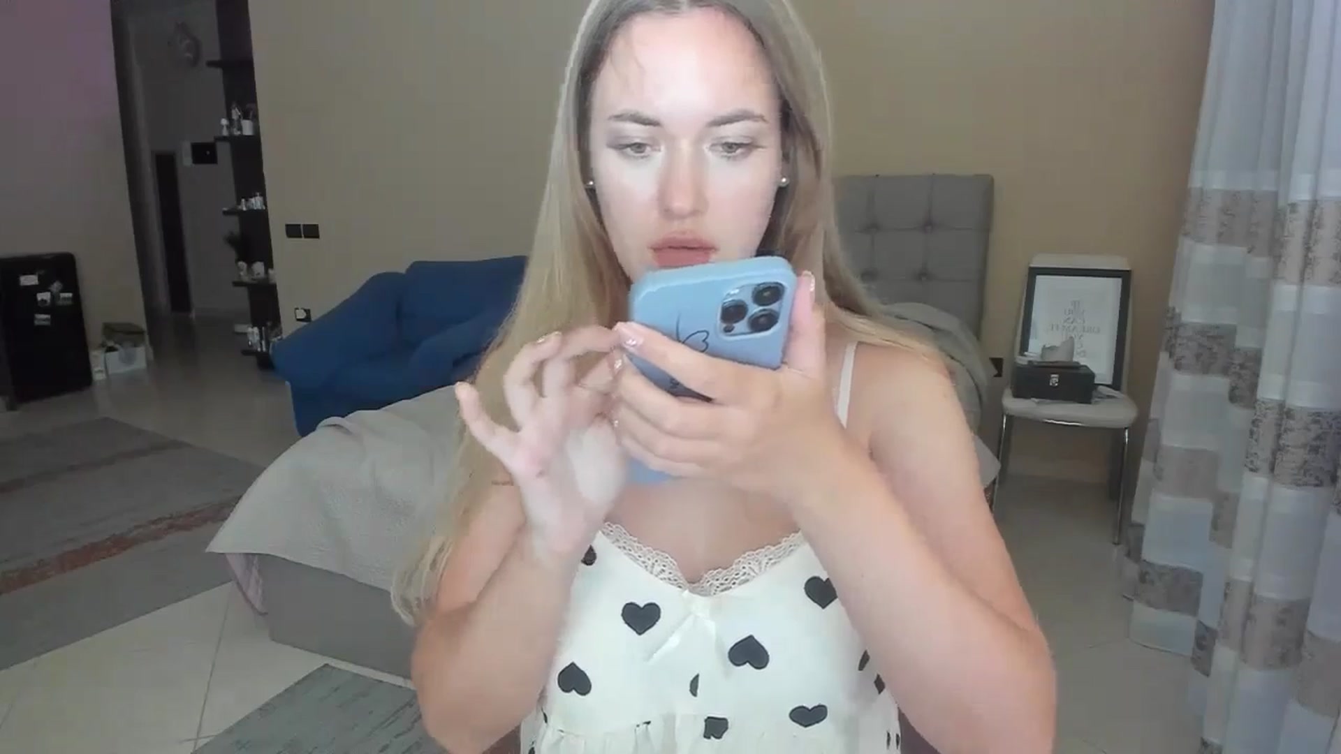 Gallery image thumbnail from SkySunFlower's myfreecams stream on, 06/04/2024, 18:17 image 4 of 20