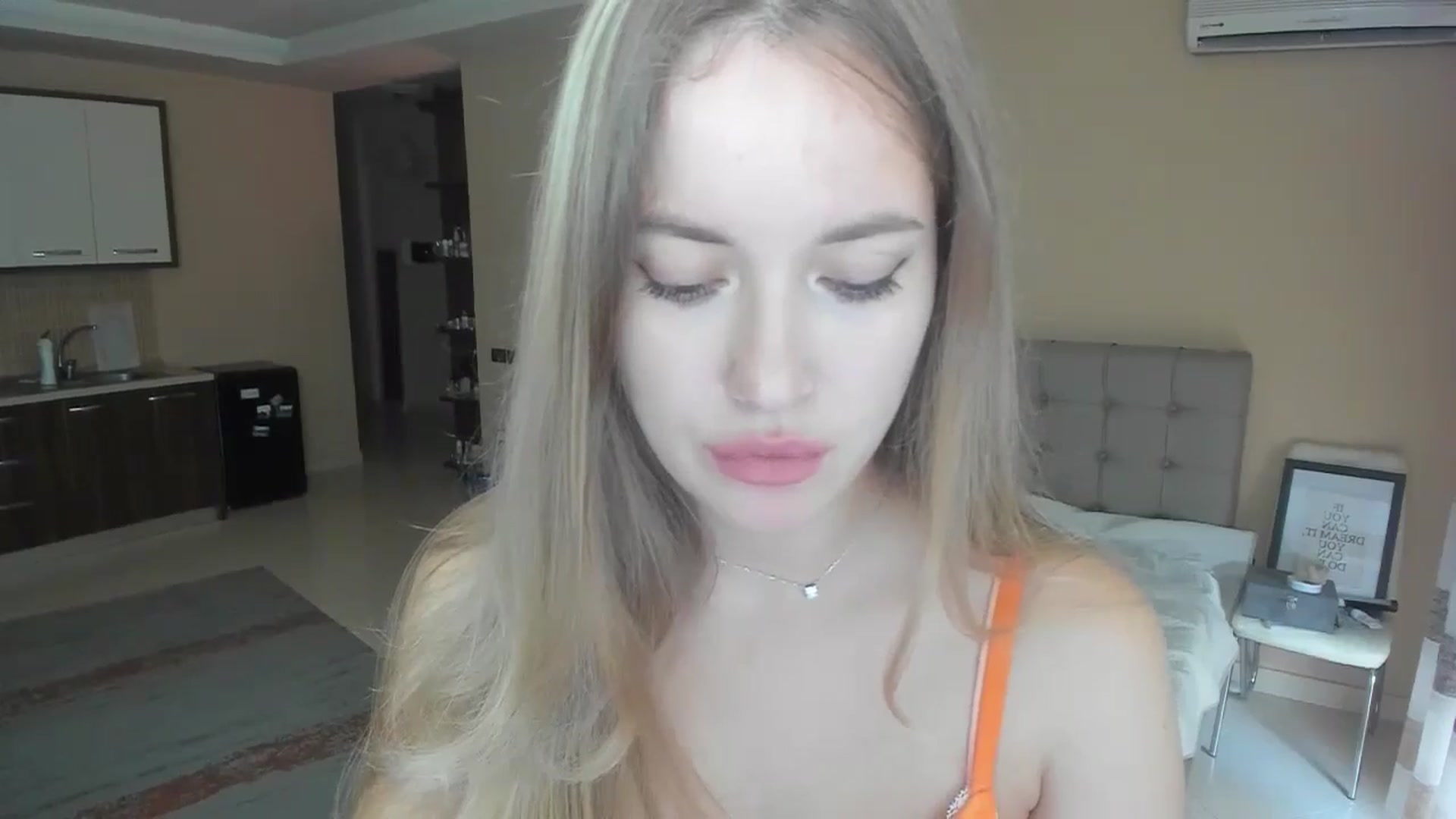 Gallery image thumbnail from SkySunFlower's myfreecams stream on, 06/16/2024, 15:03 image 6 of 20