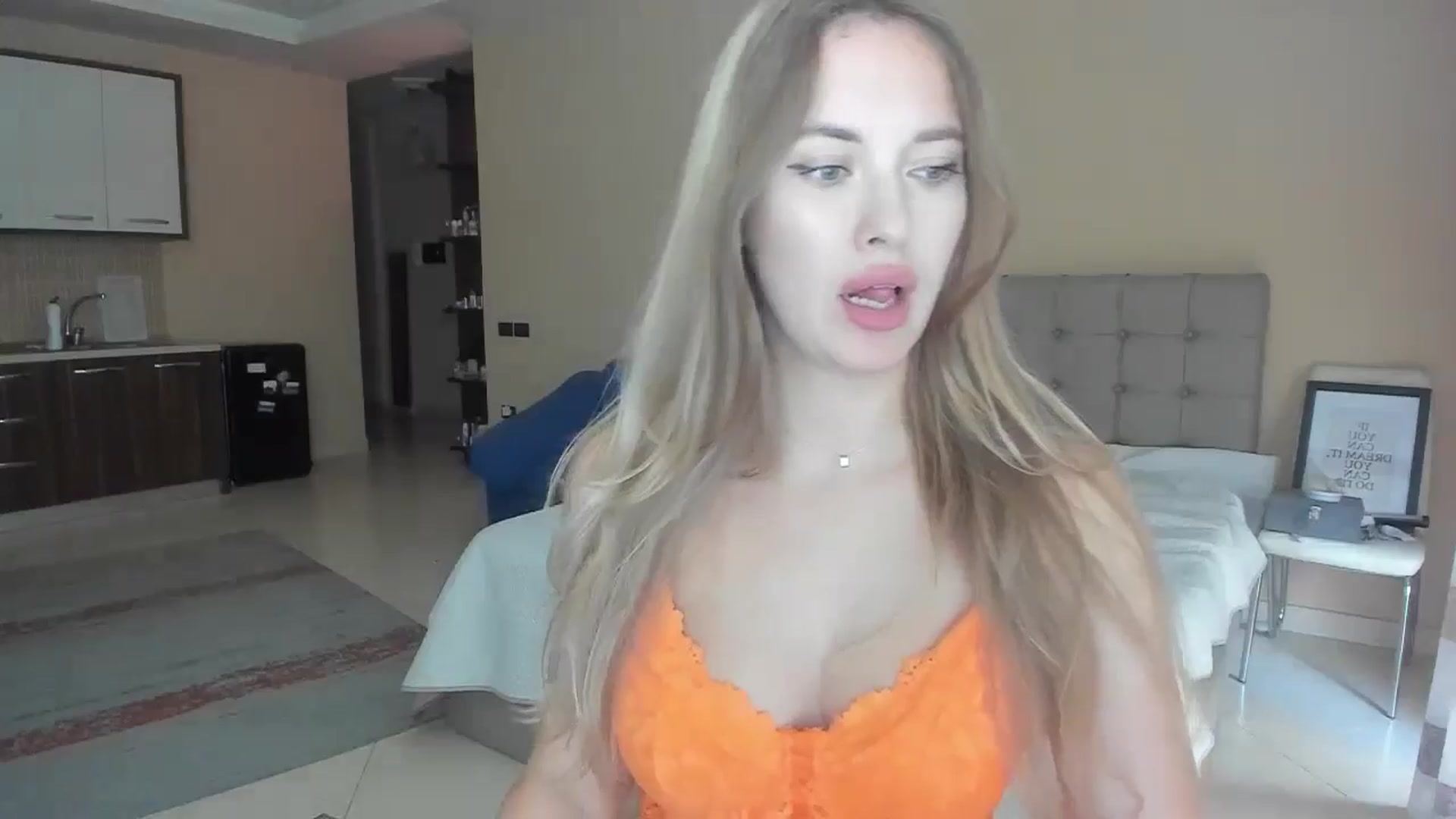 Gallery image thumbnail from SkySunFlower's myfreecams stream on, 06/16/2024, 15:03 image 20 of 20