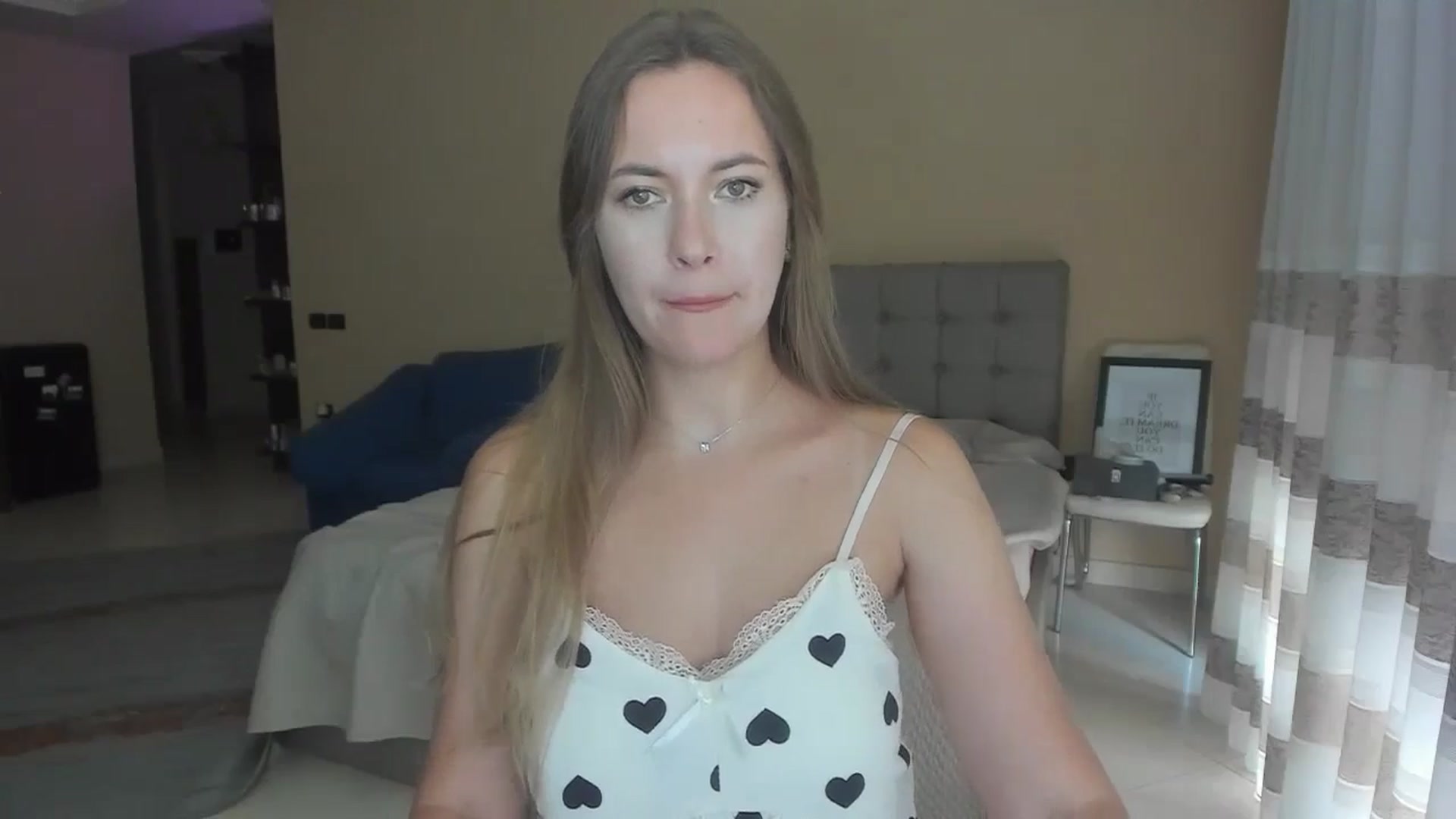 Gallery image thumbnail from SkySunFlower's myfreecams stream on, 06/18/2024, 16:02 image 15 of 20