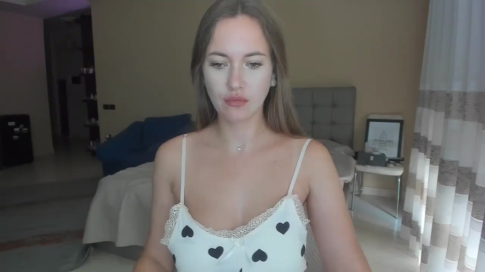 Gallery image thumbnail from SkySunFlower's myfreecams stream on, 06/18/2024, 16:02 image 10 of 20