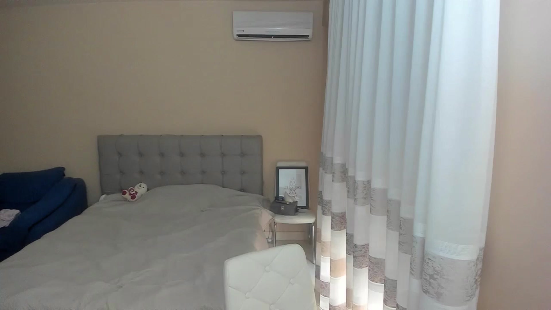 Gallery image thumbnail from SkySunFlower's myfreecams stream on, 07/14/2024, 18:23 image 3 of 20