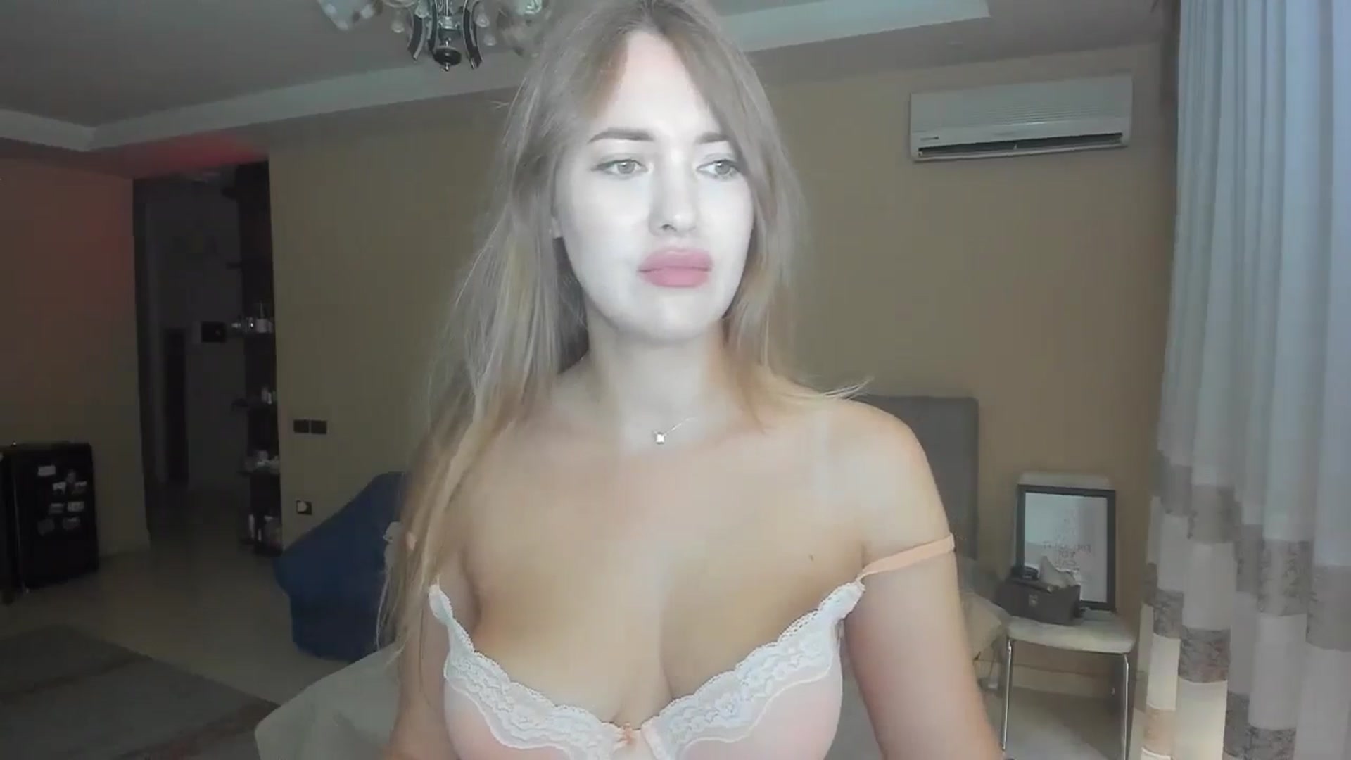 Gallery image thumbnail from SkySunFlower's myfreecams stream on, 07/14/2024, 18:23 image 8 of 20