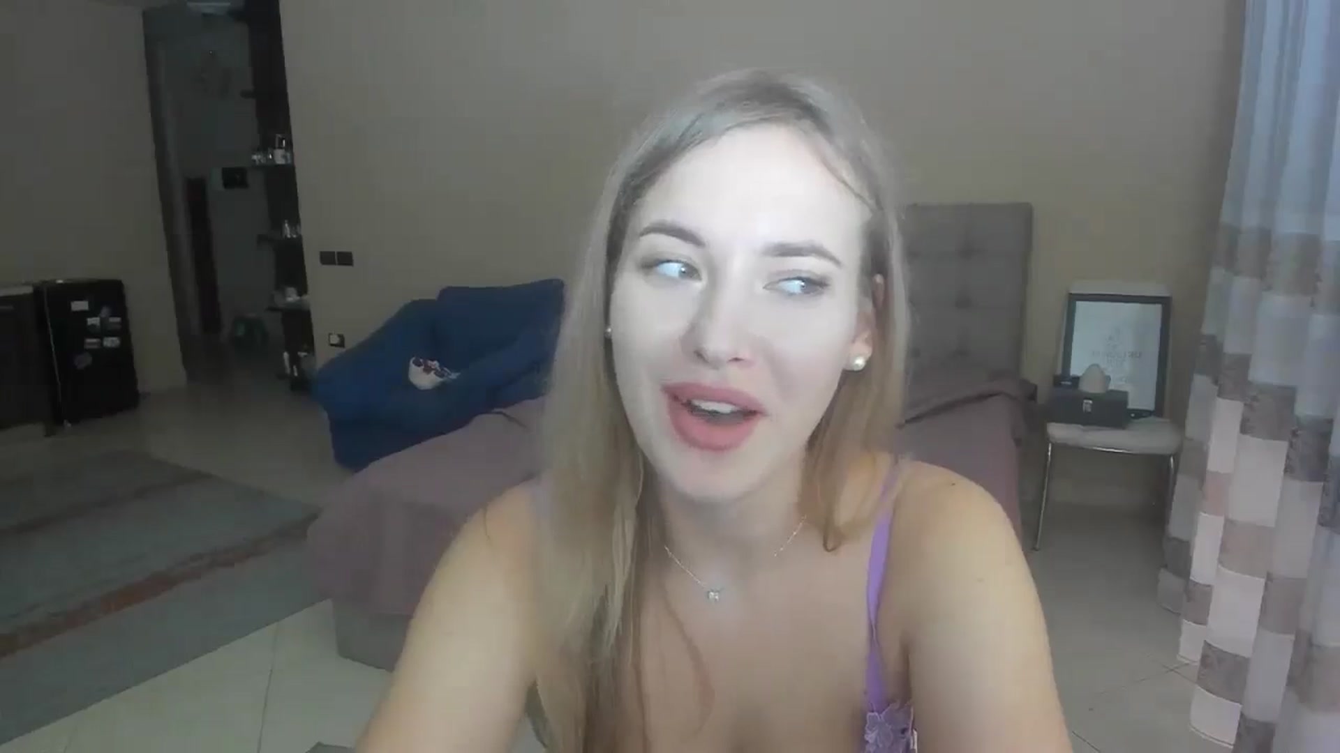 Gallery image thumbnail from SkySunFlower's myfreecams stream on, 07/15/2024, 17:58 image 11 of 20