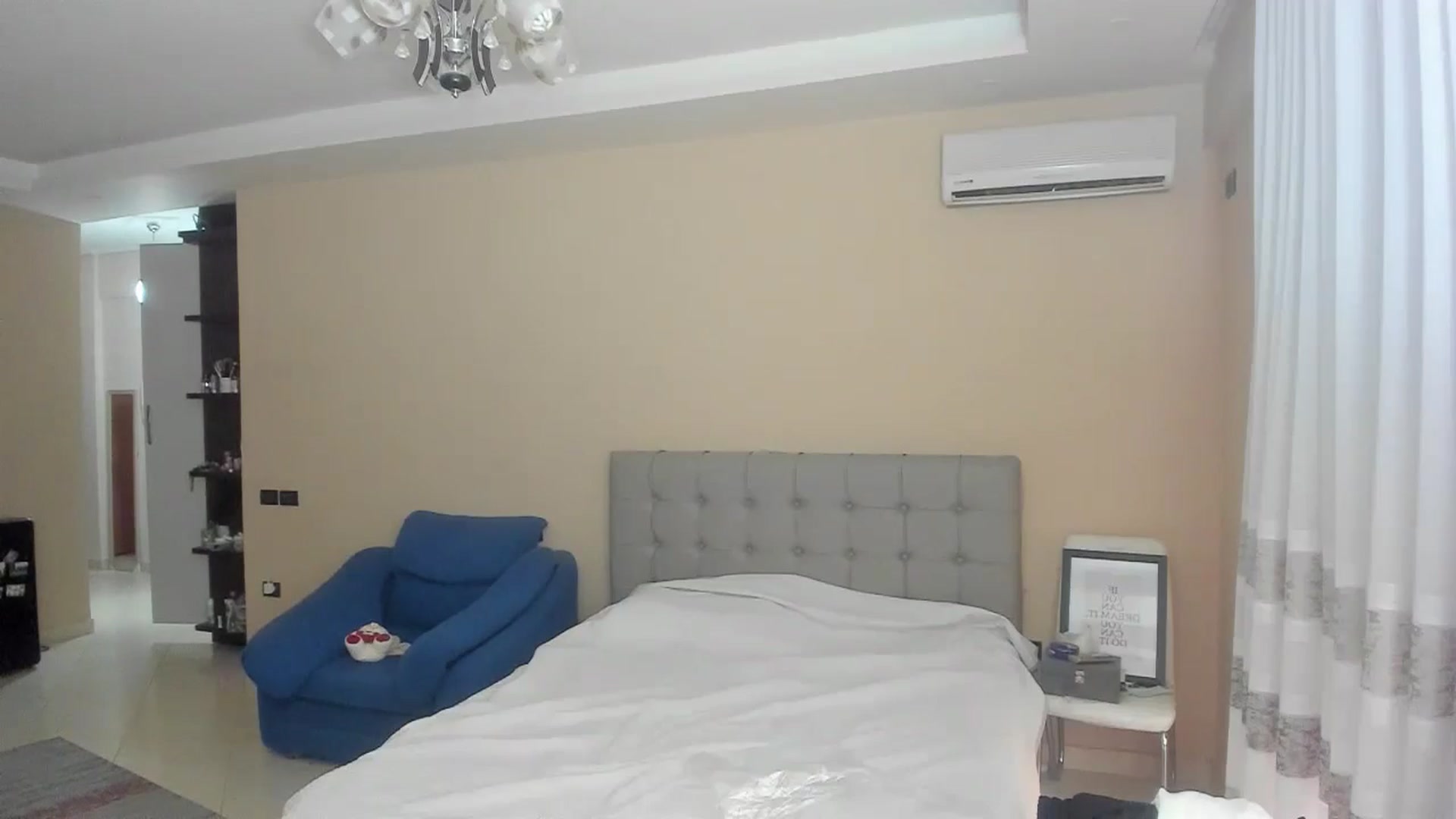 Gallery image thumbnail from SkySunFlower's myfreecams stream on, 07/20/2024, 18:11 image 3 of 20