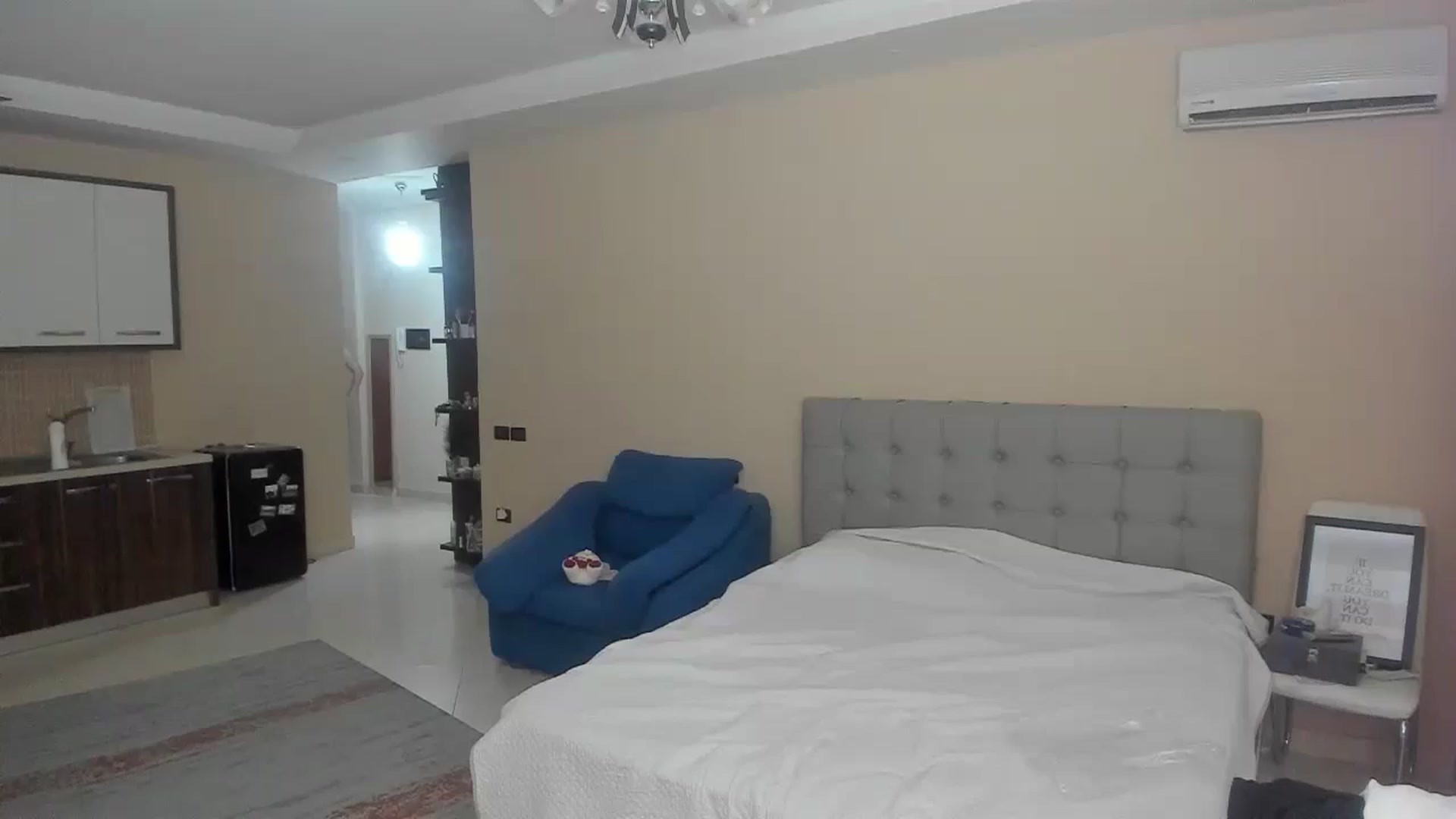 Gallery image thumbnail from SkySunFlower's myfreecams stream on, 07/20/2024, 18:11 image 12 of 20
