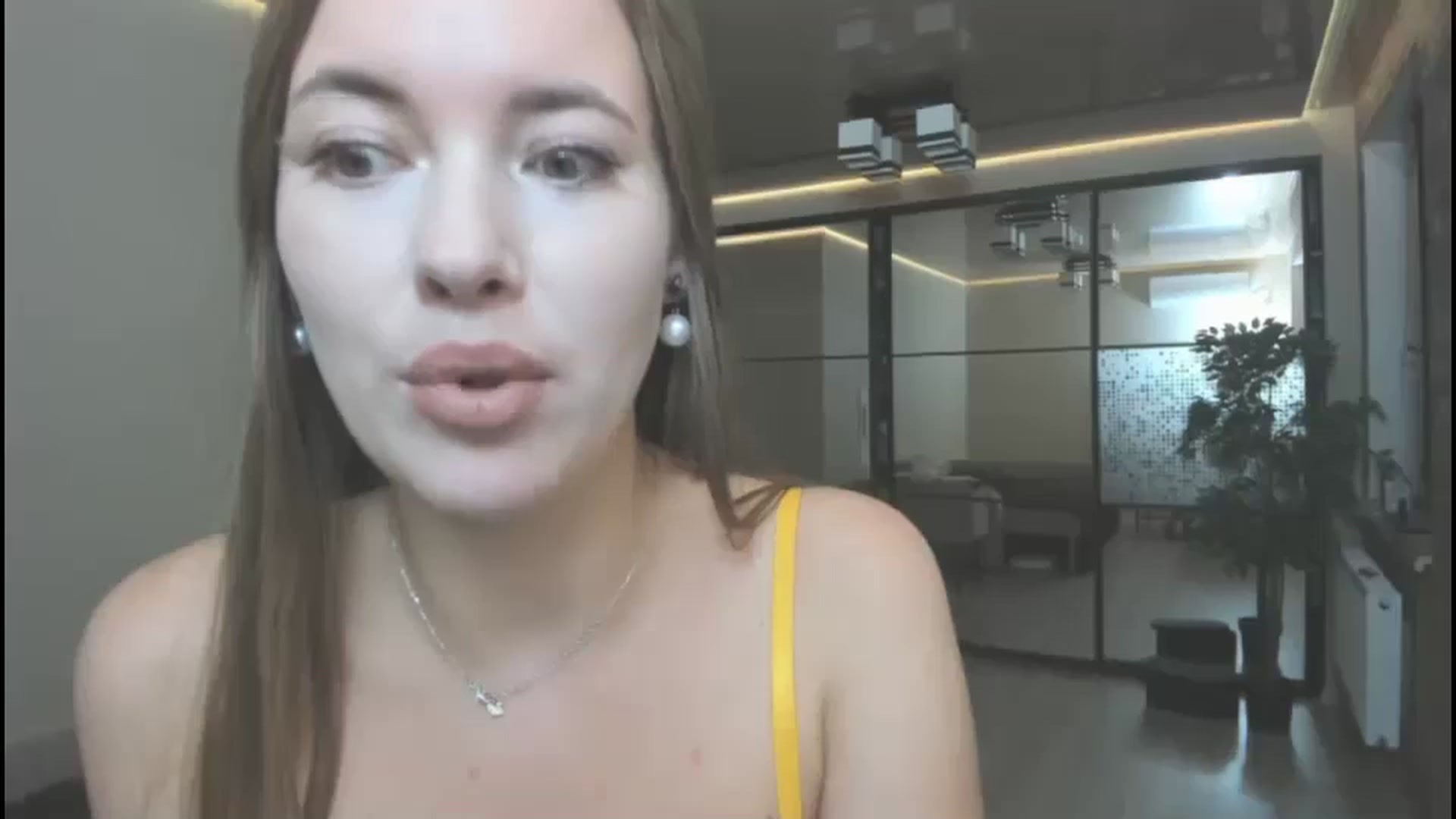 Gallery image thumbnail from SkySunFlower's myfreecams stream on, 08/07/2024, 18:16 image 8 of 20
