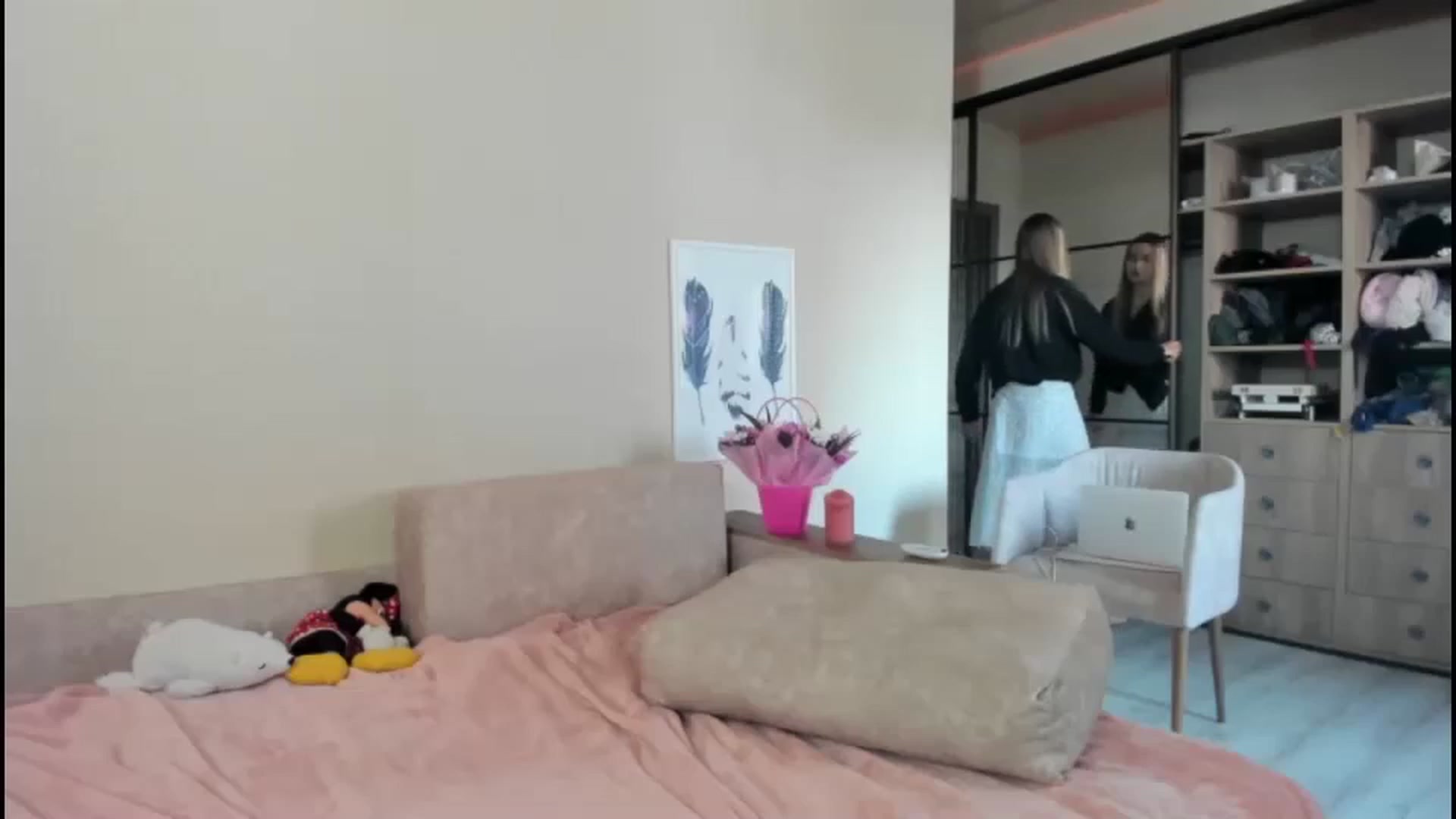 Gallery image thumbnail from SkySunFlower's myfreecams stream on, 08/18/2024, 13:52 image 20 of 20
