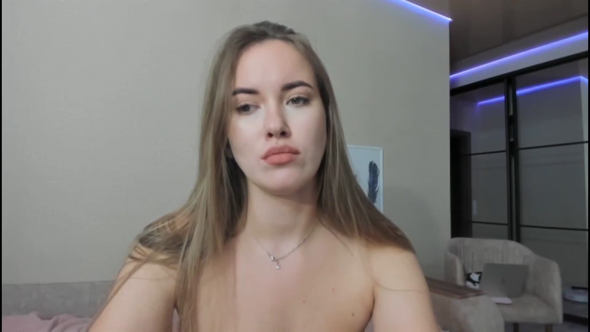 Gallery image thumbnail from SkySunFlower's myfreecams stream on, 08/22/2024, 24:15 image 18 of 20
