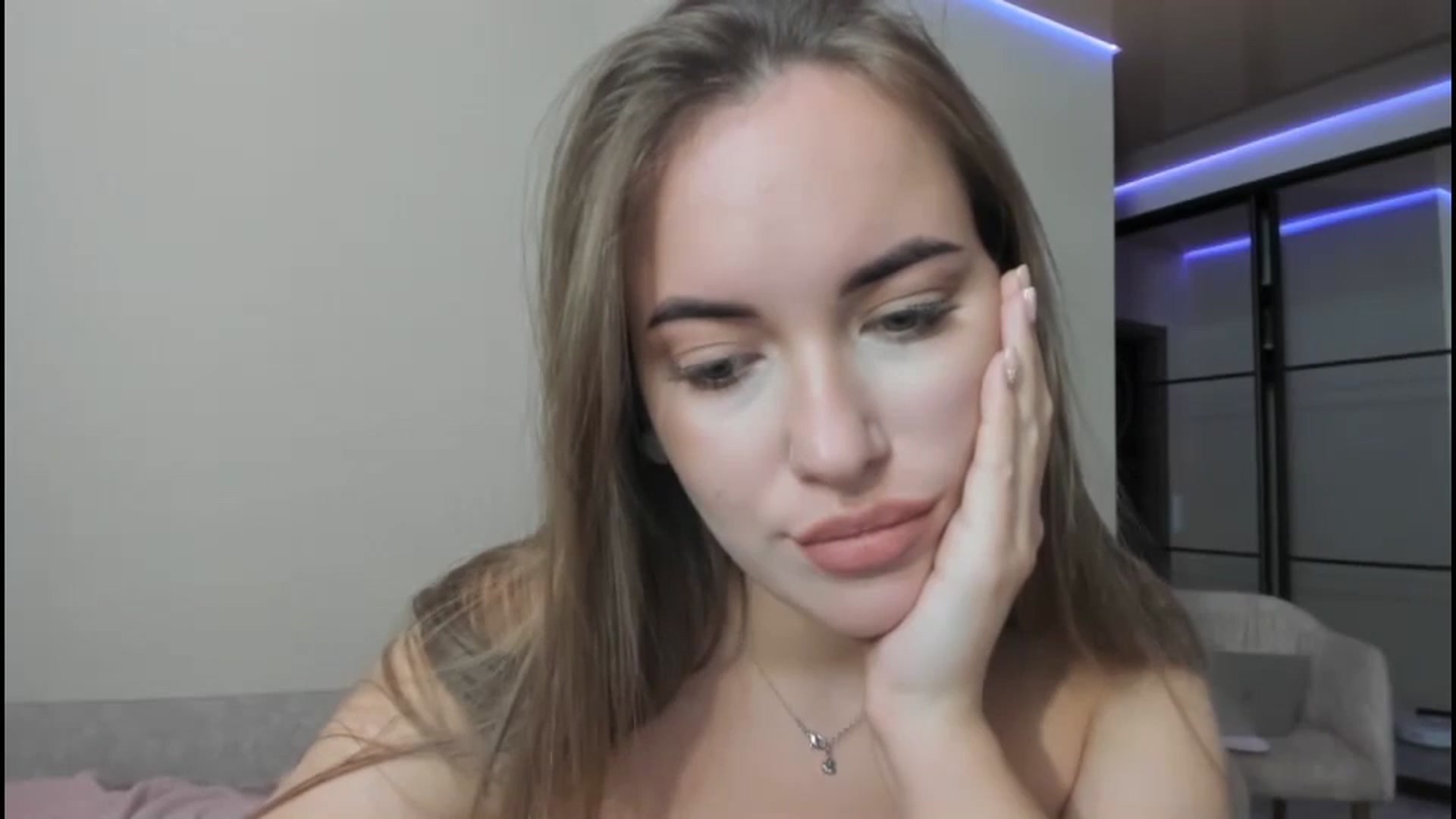 Gallery image thumbnail from SkySunFlower's myfreecams stream on, 08/22/2024, 24:15 image 17 of 20