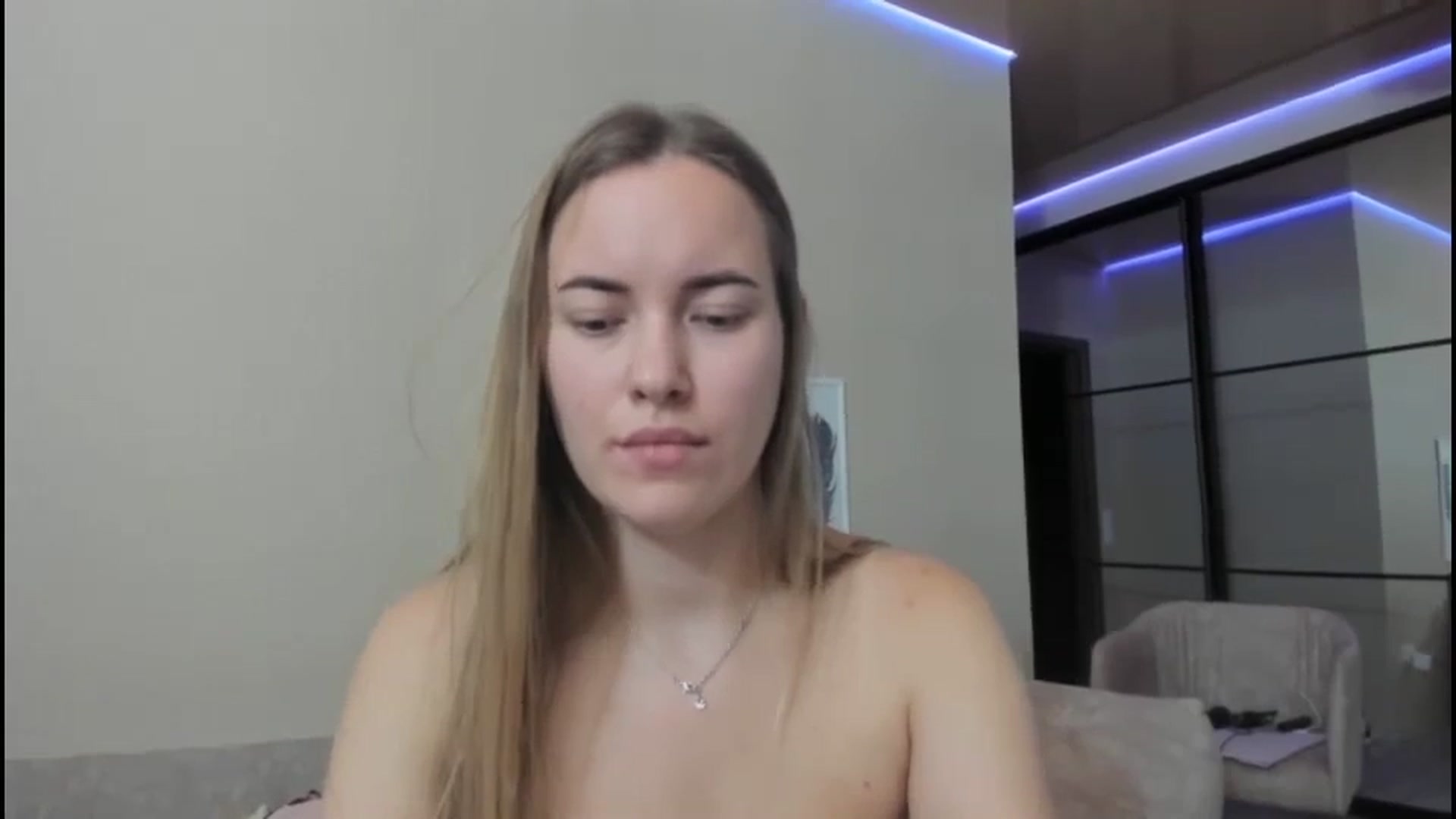 Gallery image thumbnail from SkySunFlower's myfreecams stream on, 08/23/2024, 21:35 image 7 of 20
