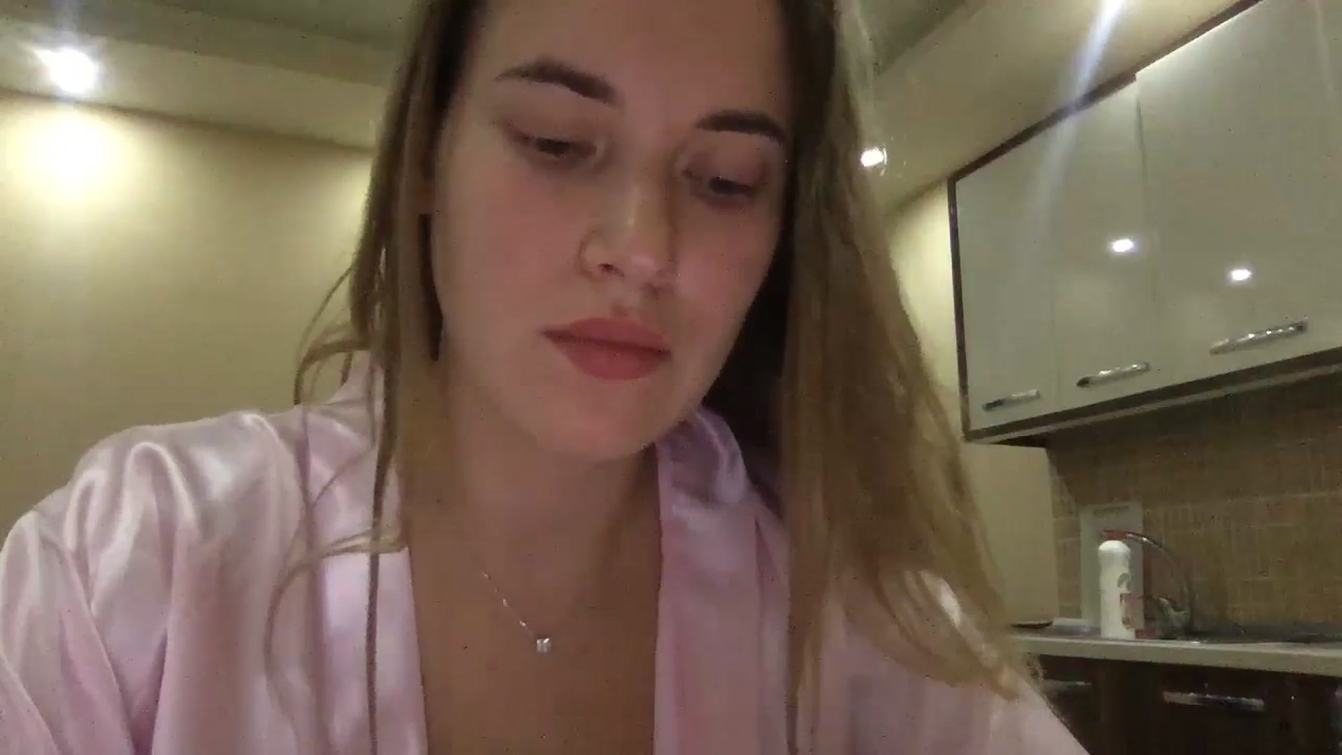 Gallery image thumbnail from SkySunFlower's myfreecams stream on, 09/19/2024, 19:59 image 8 of 20