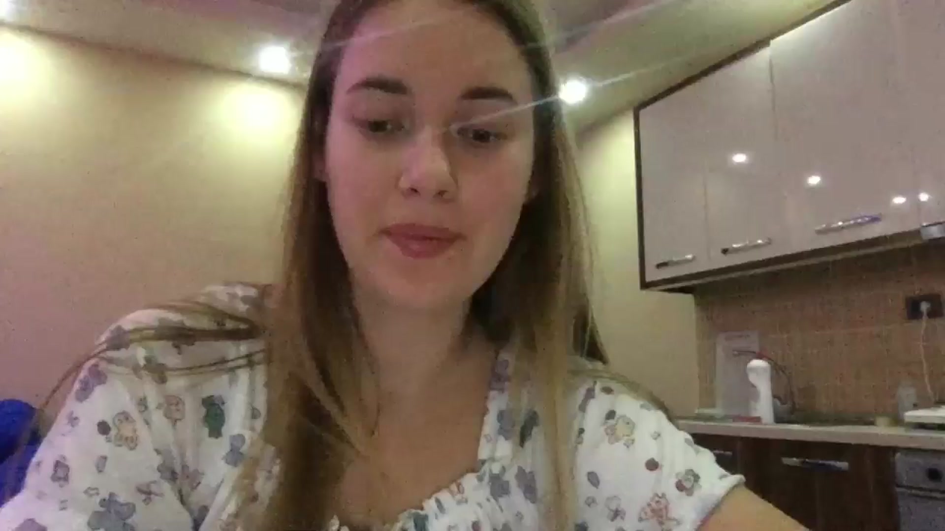 Gallery image thumbnail from SkySunFlower's myfreecams stream on, 09/21/2024, 01:38 image 10 of 20