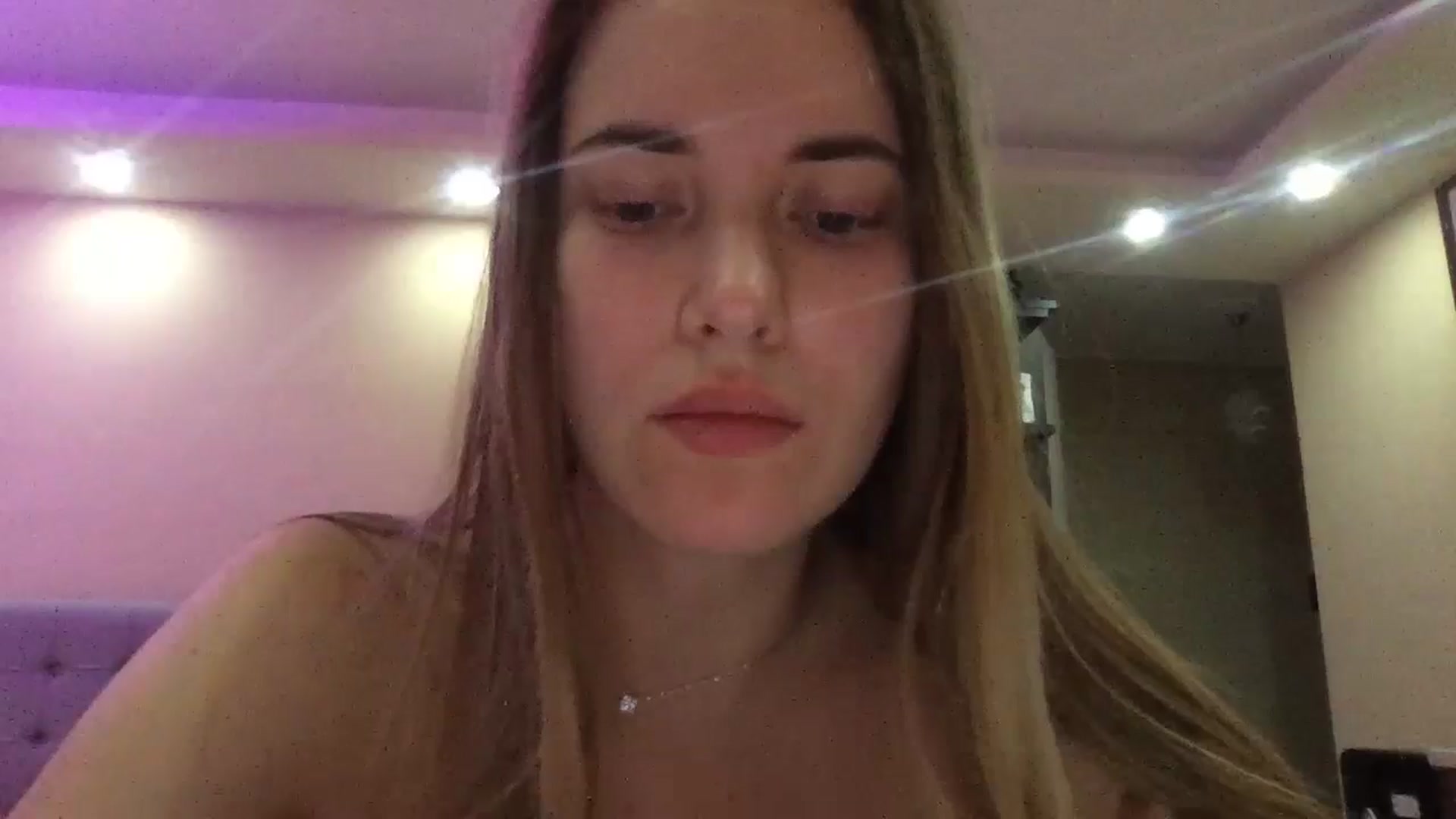 Gallery image thumbnail from SkySunFlower's myfreecams stream on, 09/21/2024, 01:38 image 18 of 20