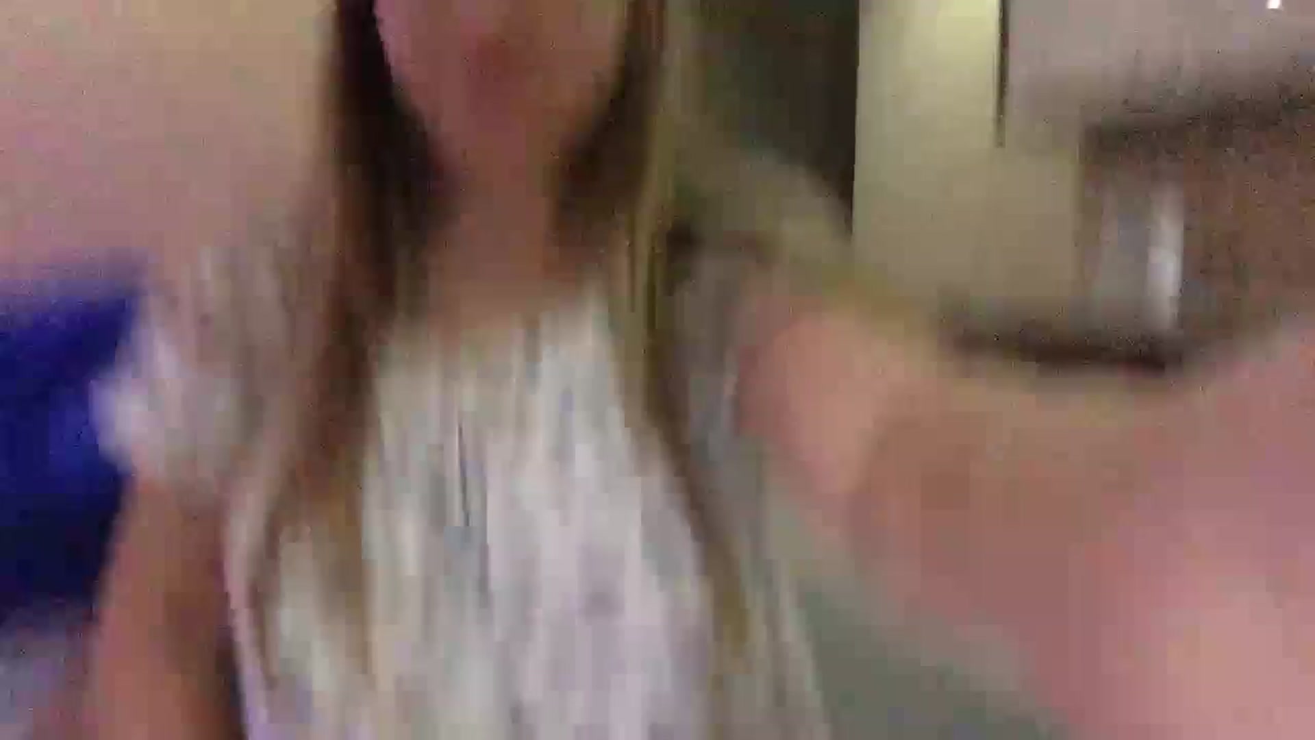 Gallery image thumbnail from SkySunFlower's myfreecams stream on, 09/21/2024, 01:38 image 12 of 20