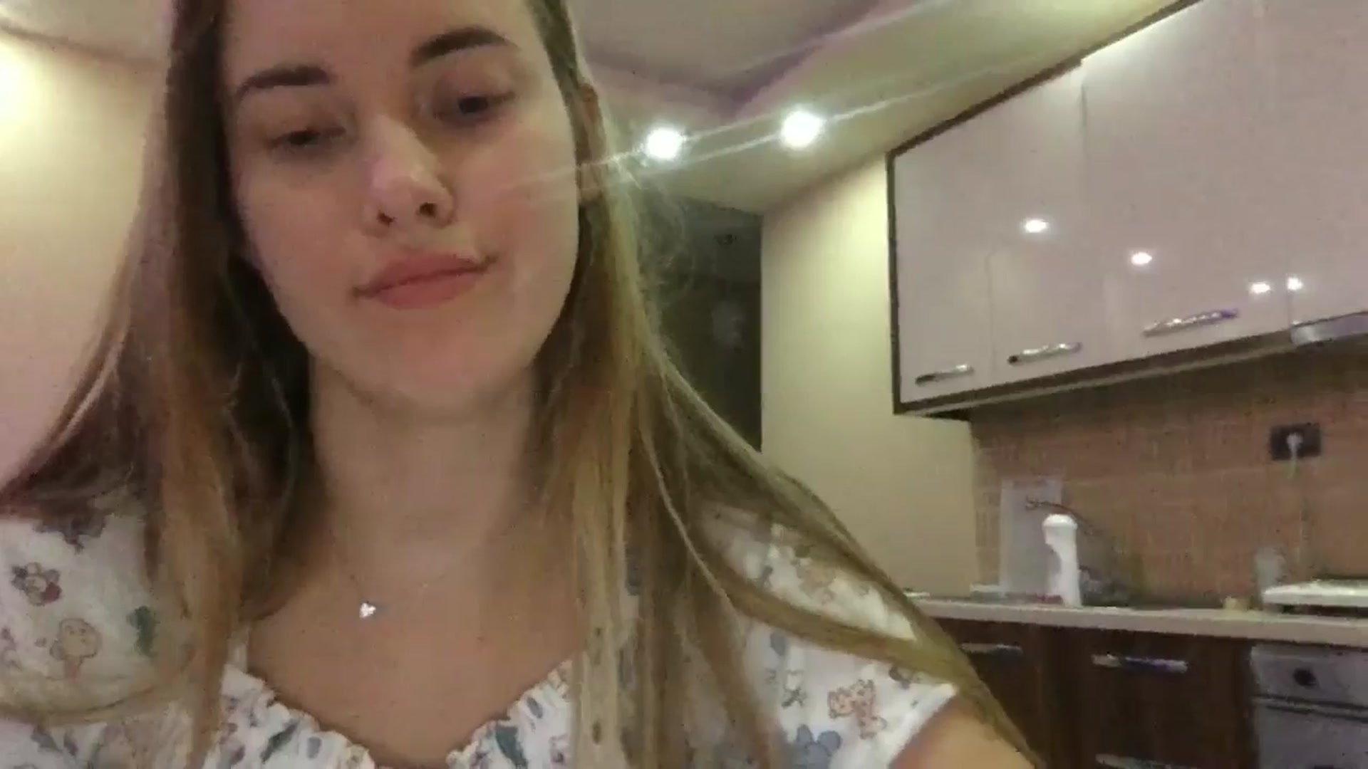 Gallery image thumbnail from SkySunFlower's myfreecams stream on, 09/21/2024, 01:38 image 11 of 20