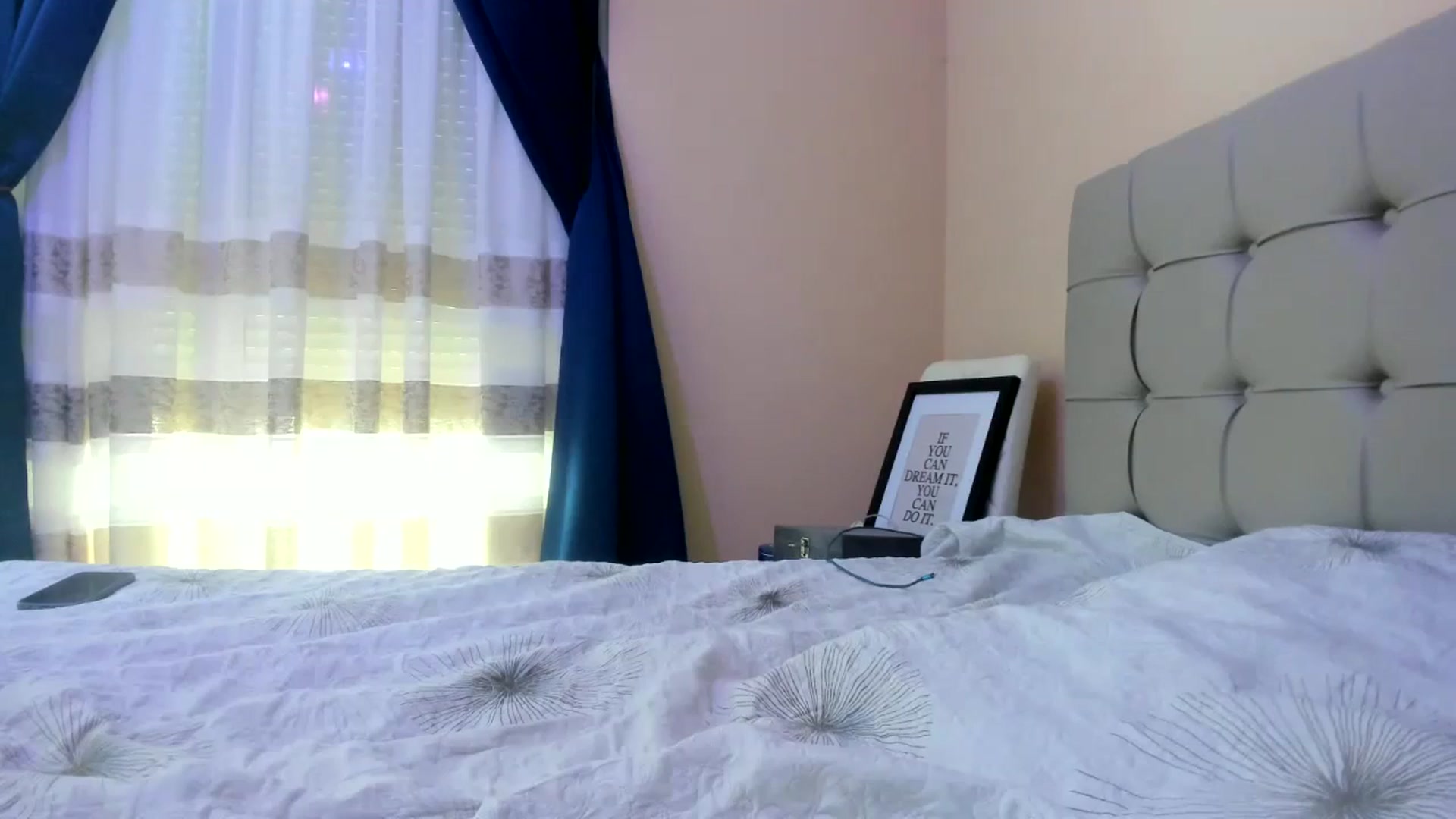 Gallery image thumbnail from SkySunFlower's myfreecams stream on, 09/21/2024, 15:59 image 10 of 20