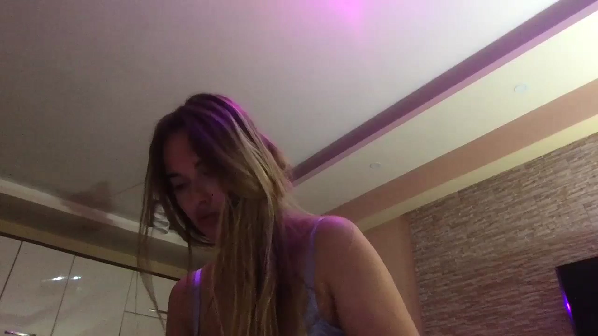 Gallery image thumbnail from SkySunFlower's myfreecams stream on, 09/21/2024, 18:11 image 9 of 20