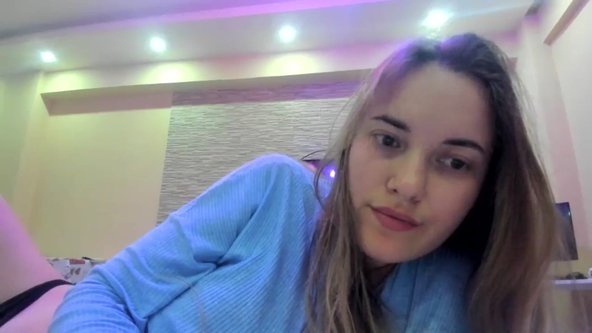 Gallery image thumbnail from SkySunFlower's myfreecams stream on, 09/22/2024, 20:15 image 9 of 20