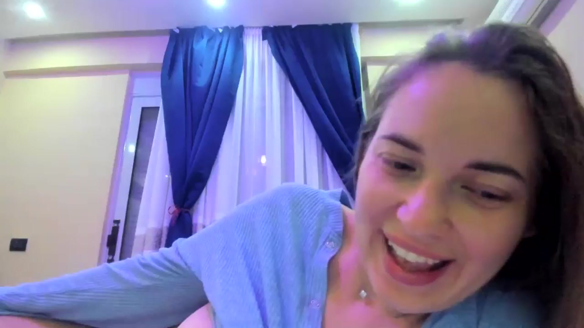 Gallery image thumbnail from SkySunFlower's myfreecams stream on, 09/22/2024, 20:15 image 14 of 20