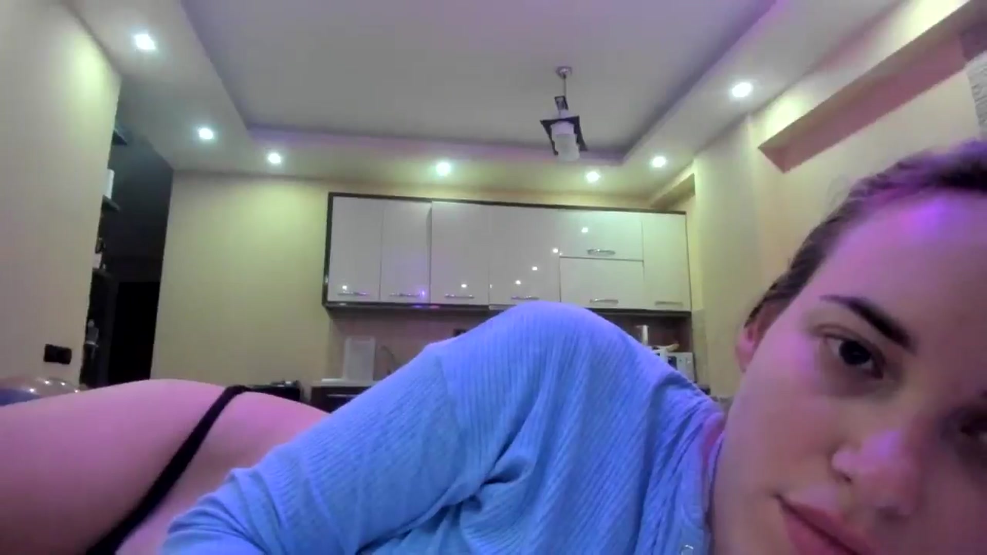 Gallery image thumbnail from SkySunFlower's myfreecams stream on, 09/22/2024, 20:15 image 6 of 20