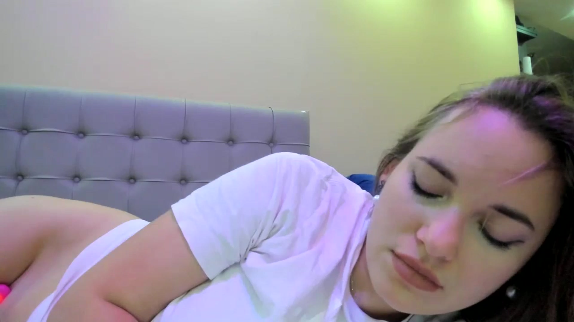 Gallery image thumbnail from SkySunFlower's myfreecams stream on, 09/26/2024, 24:44 image 20 of 20