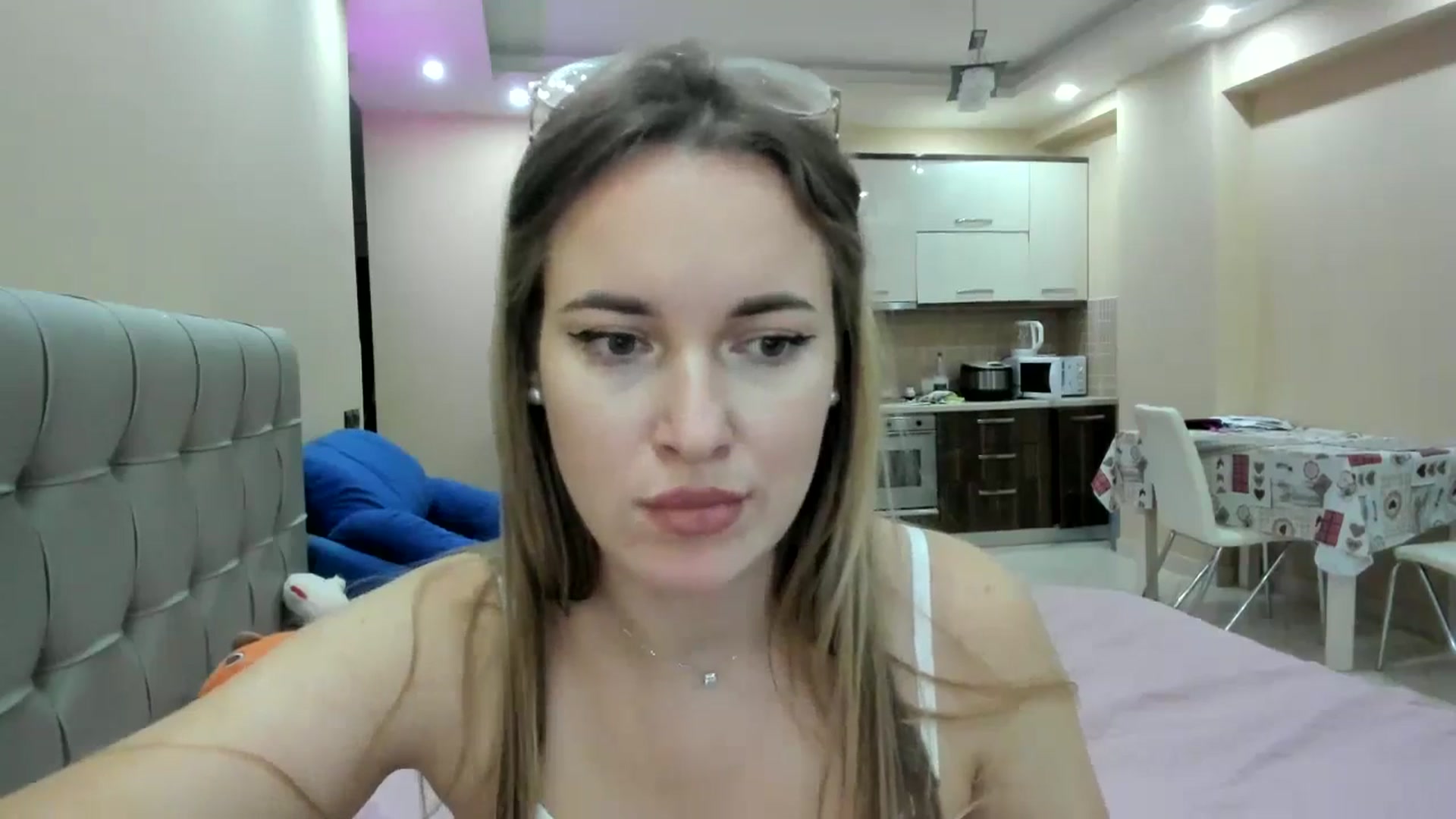 Gallery image thumbnail from SkySunFlower's myfreecams stream on, 10/06/2024, 01:51 image 7 of 20