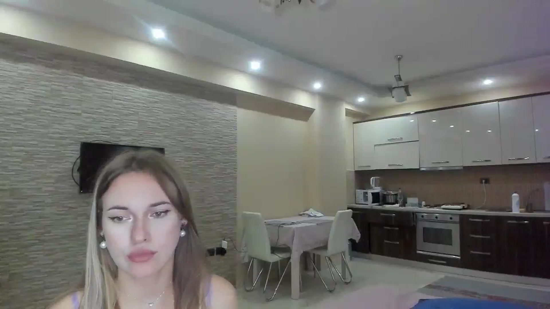 Gallery image thumbnail from SkySunFlower's myfreecams stream on, 10/06/2024, 19:24 image 13 of 20