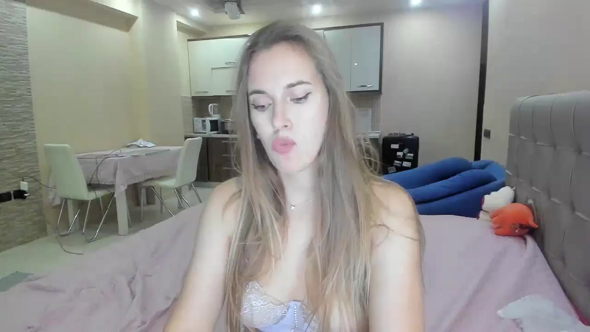 Gallery image thumbnail from SkySunFlower's myfreecams stream on, 10/07/2024, 24:15 image 11 of 20