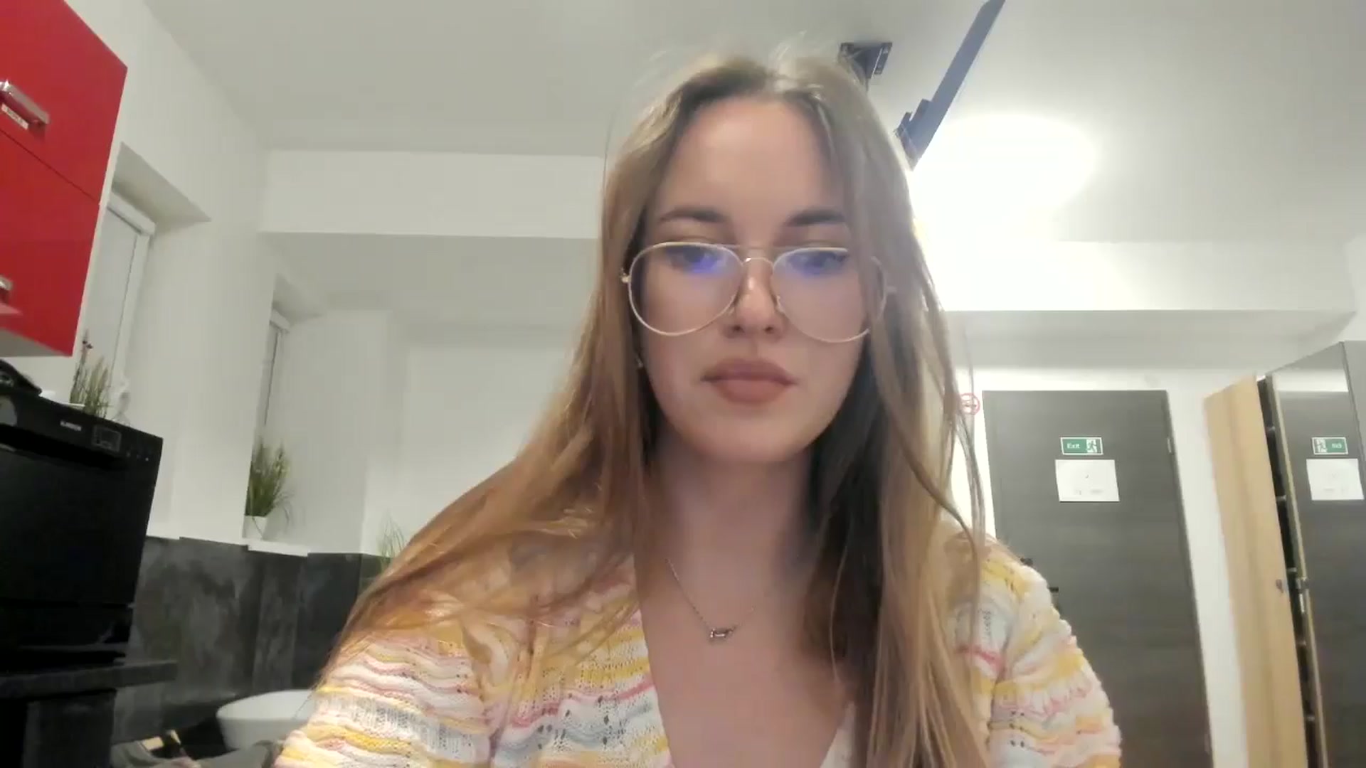 Gallery image thumbnail from SkySunFlower's myfreecams stream on, 10/14/2024, 18:59 image 3 of 20