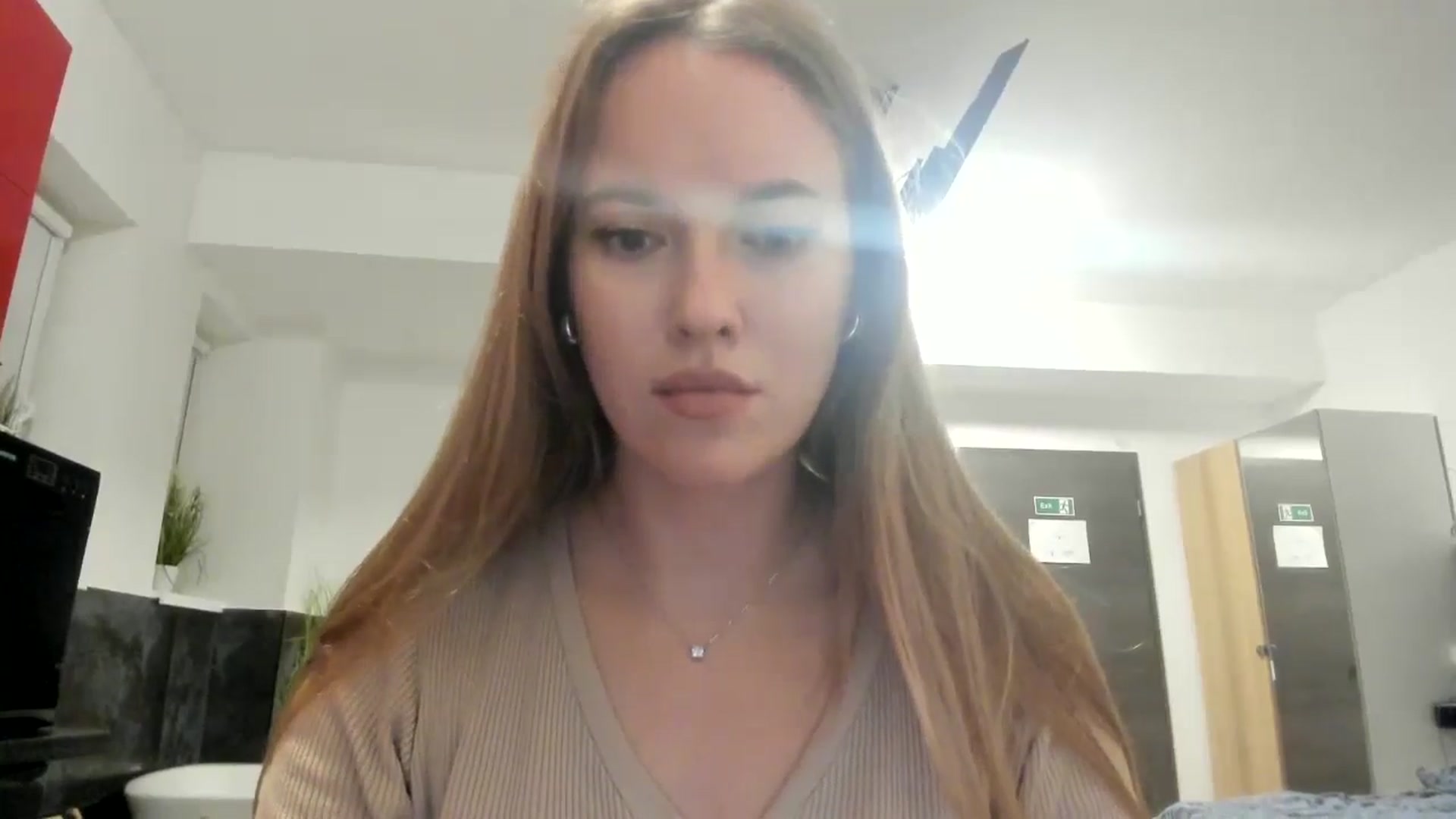 Gallery image thumbnail from SkySunFlower's myfreecams stream on, 10/16/2024, 17:50 image 18 of 20
