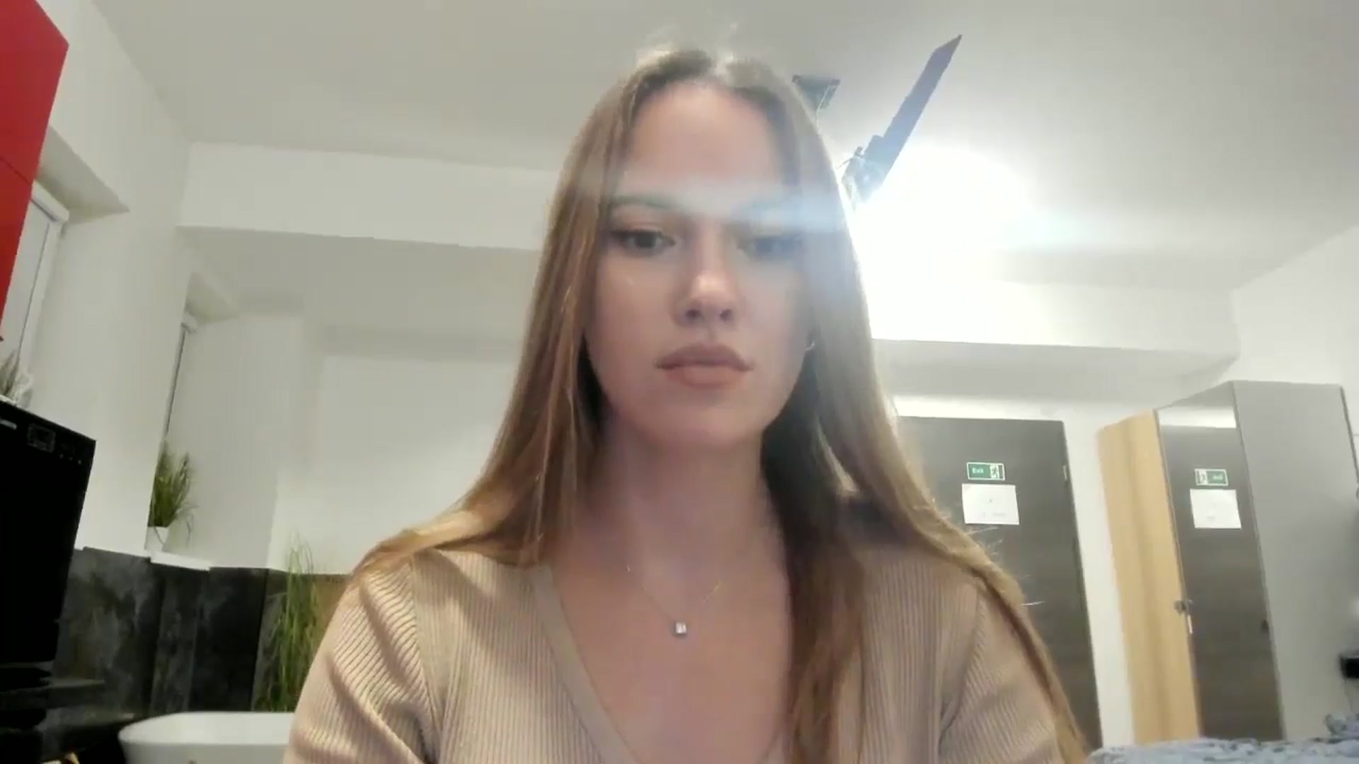 Gallery image thumbnail from SkySunFlower's myfreecams stream on, 10/16/2024, 17:50 image 17 of 20