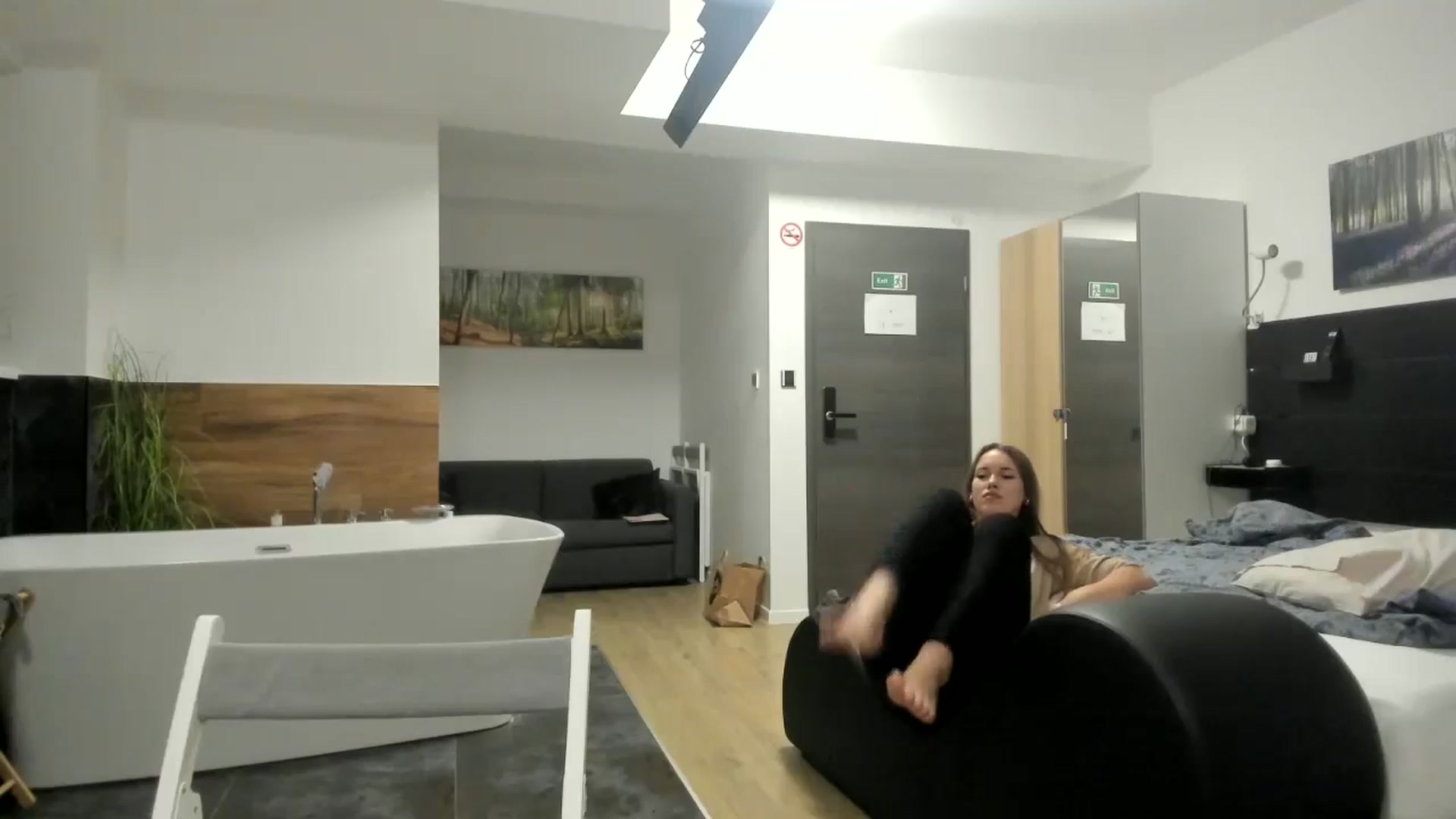 Gallery image thumbnail from SkySunFlower's myfreecams stream on, 10/16/2024, 17:50 image 16 of 20