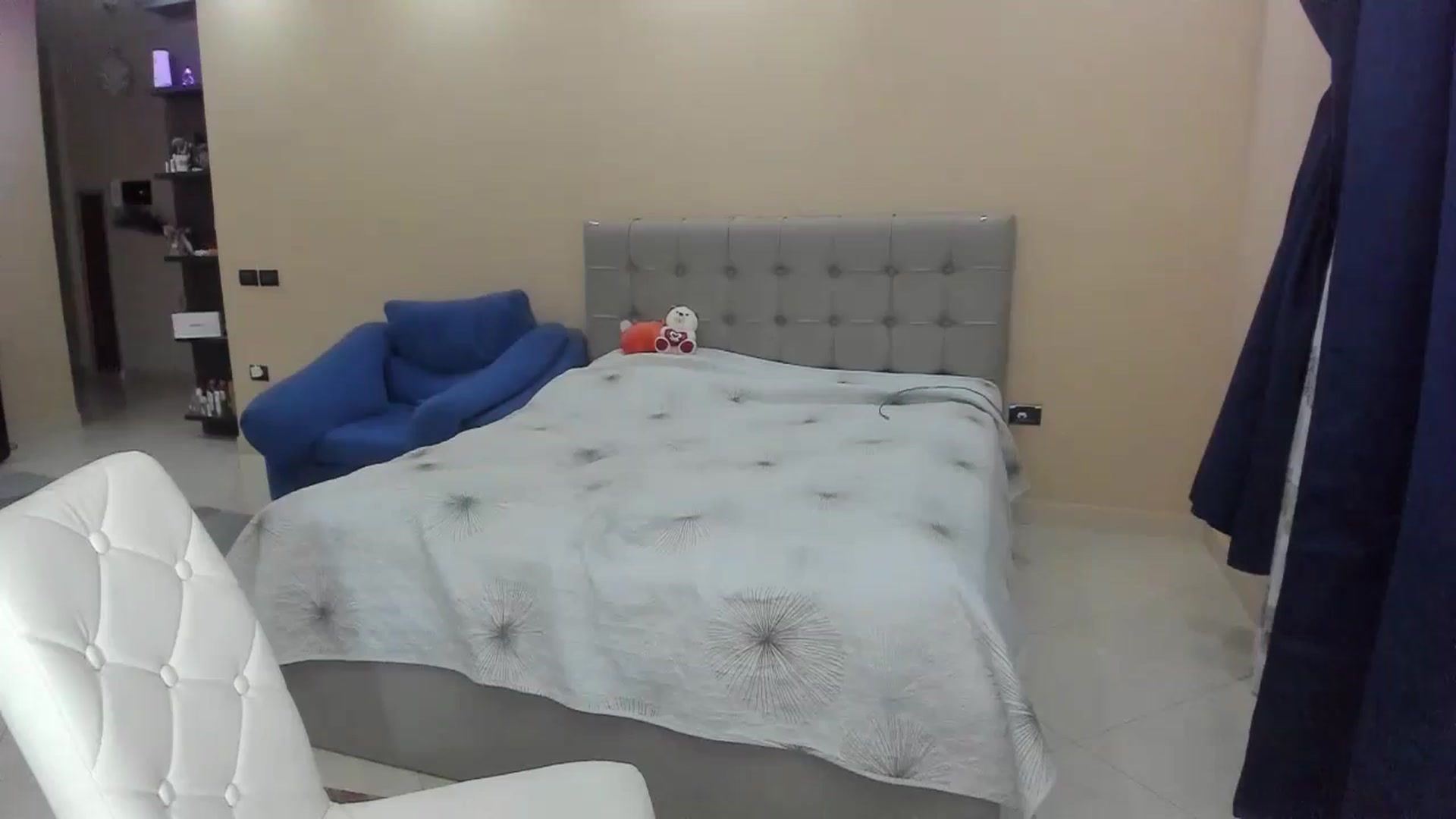 Gallery image thumbnail from SkySunFlower's myfreecams stream on, 10/25/2024, 21:00 image 5 of 20