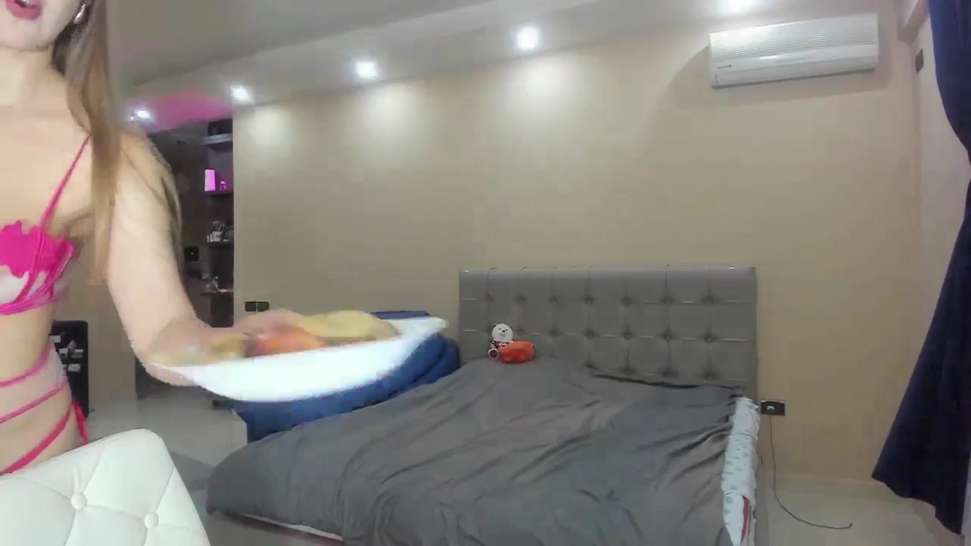 Gallery image thumbnail from SkySunFlower's myfreecams stream on, 10/26/2024, 19:14 image 11 of 20