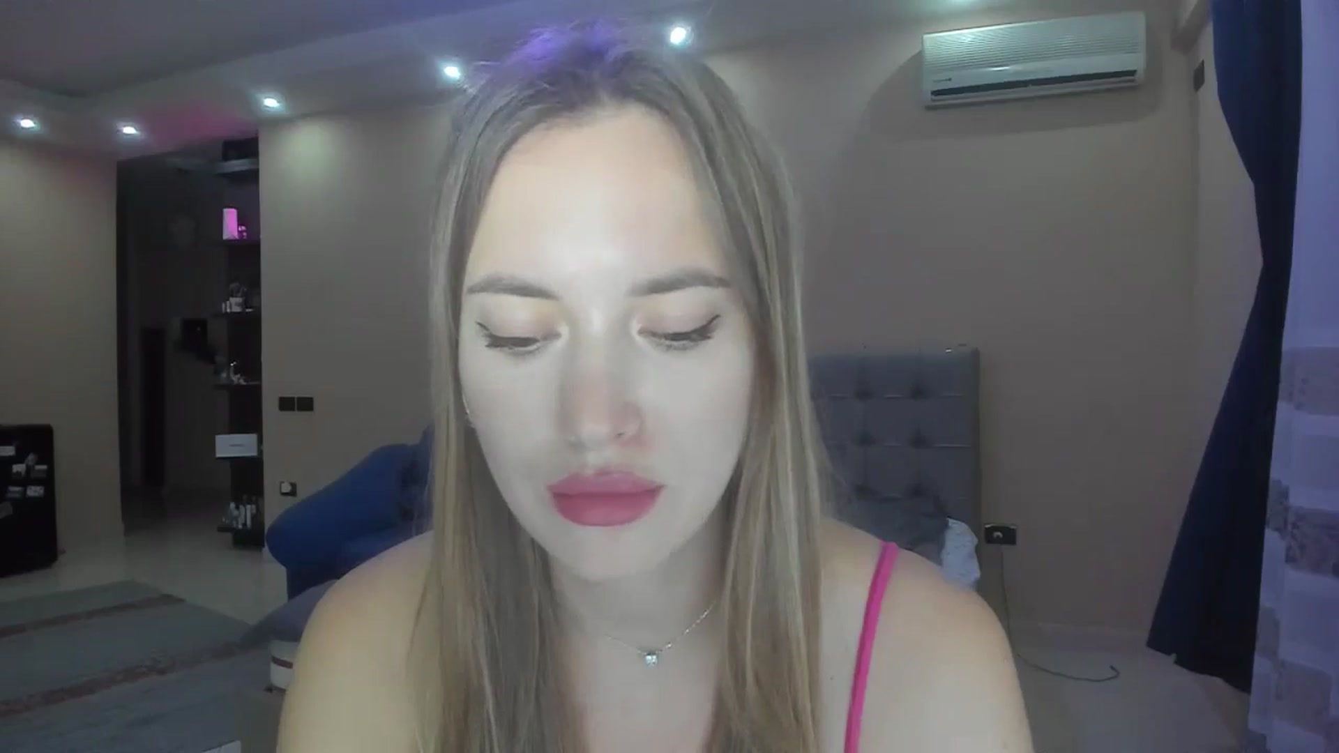 Gallery image thumbnail from SkySunFlower's myfreecams stream on, 10/27/2024, 20:22 image 2 of 20