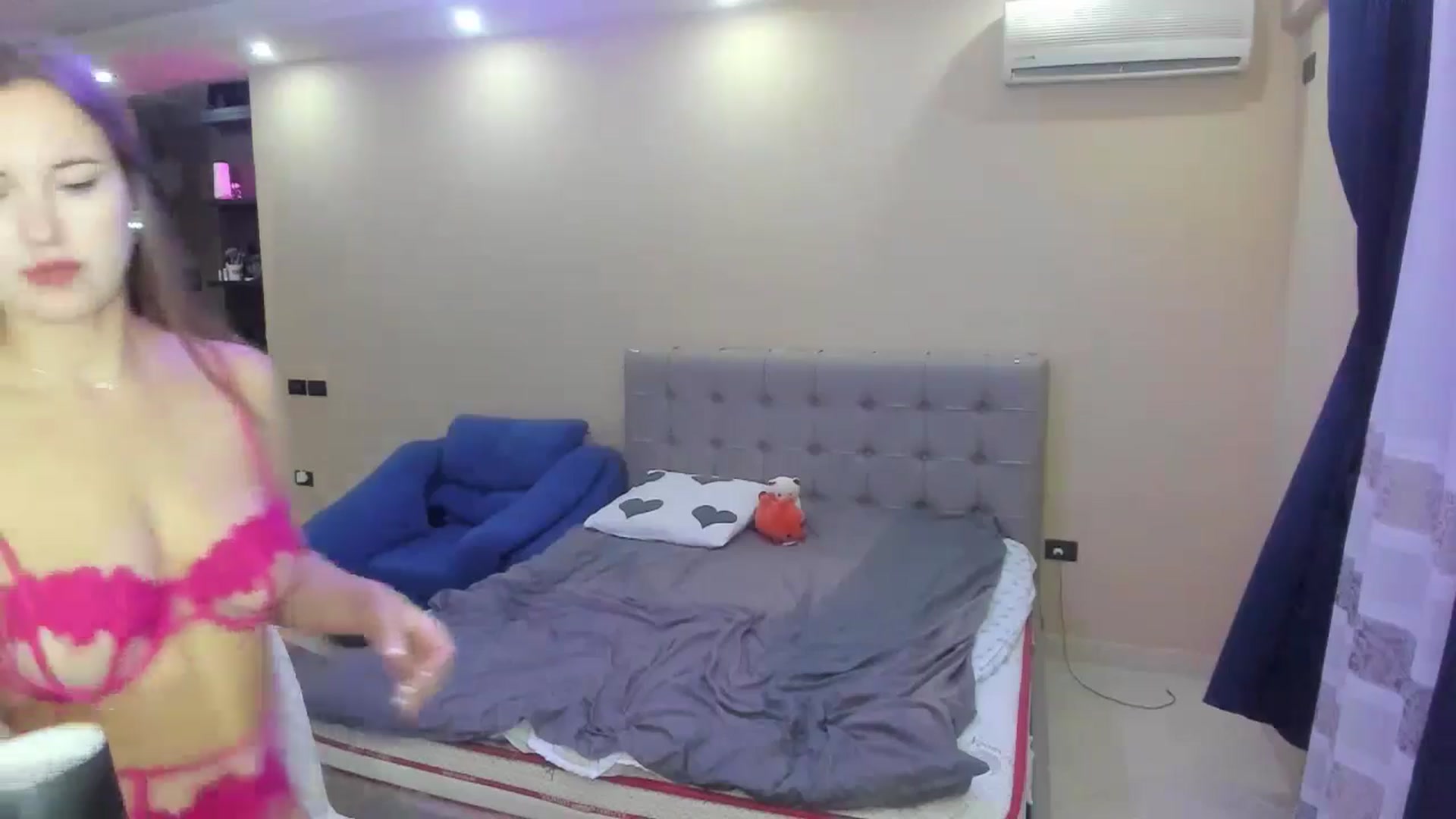 Gallery image thumbnail from SkySunFlower's myfreecams stream on, 10/27/2024, 21:33 image 11 of 20