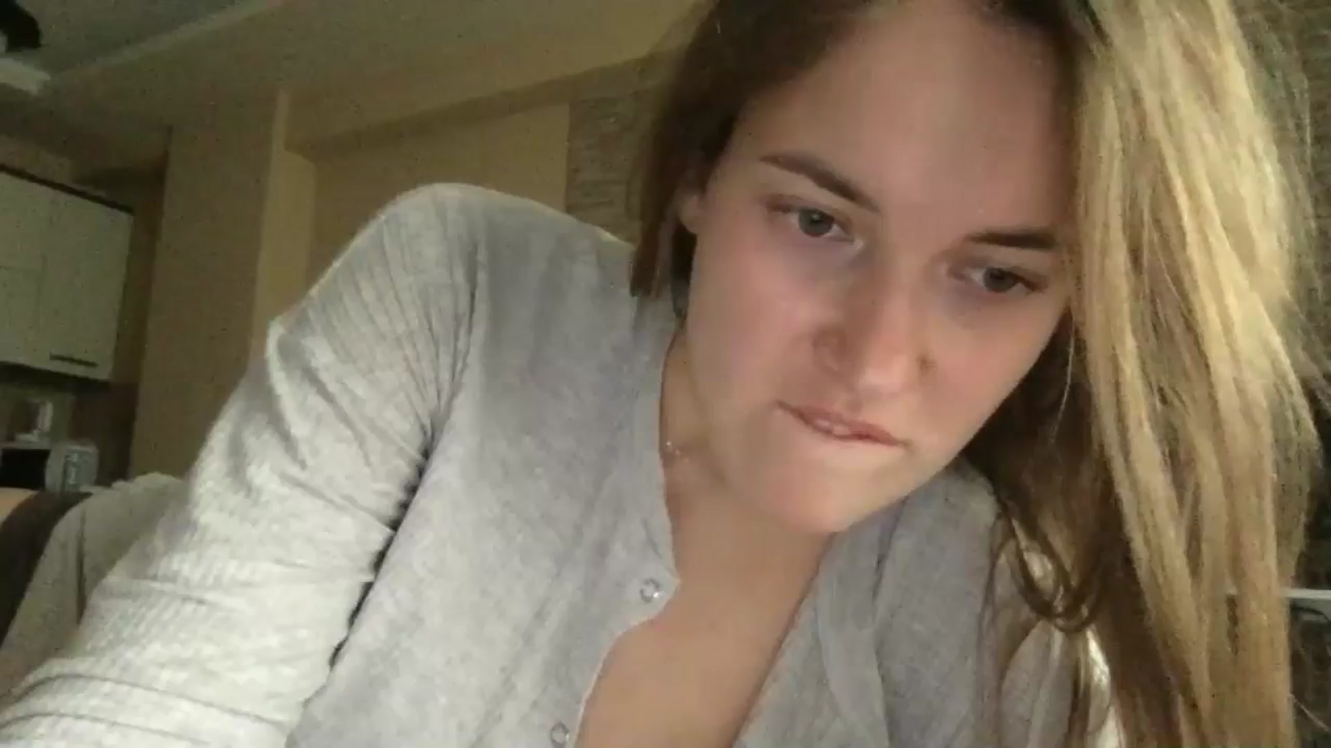 Gallery image thumbnail from SkySunFlower's myfreecams stream on, 11/24/2024, 08:56 image 6 of 20