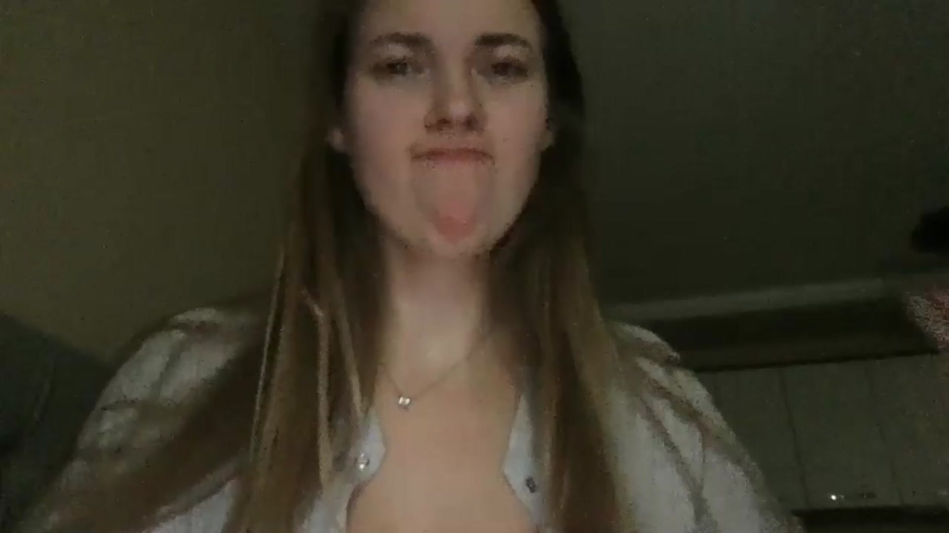 Gallery image thumbnail from SkySunFlower's myfreecams stream on, 11/24/2024, 11:00 image 18 of 20