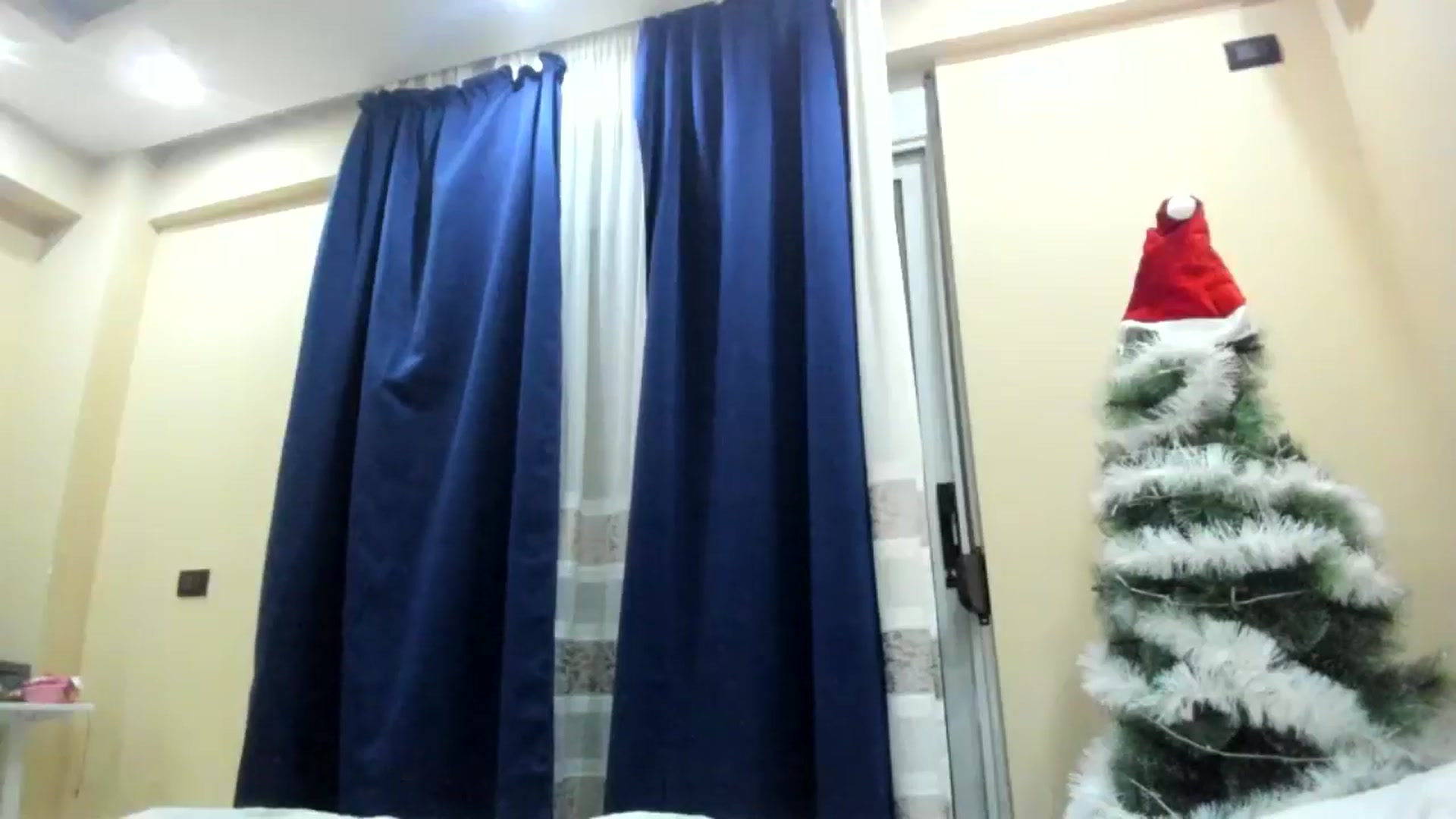 Gallery image thumbnail from SkySunFlower's myfreecams stream on, 11/25/2024, 01:10 image 13 of 20