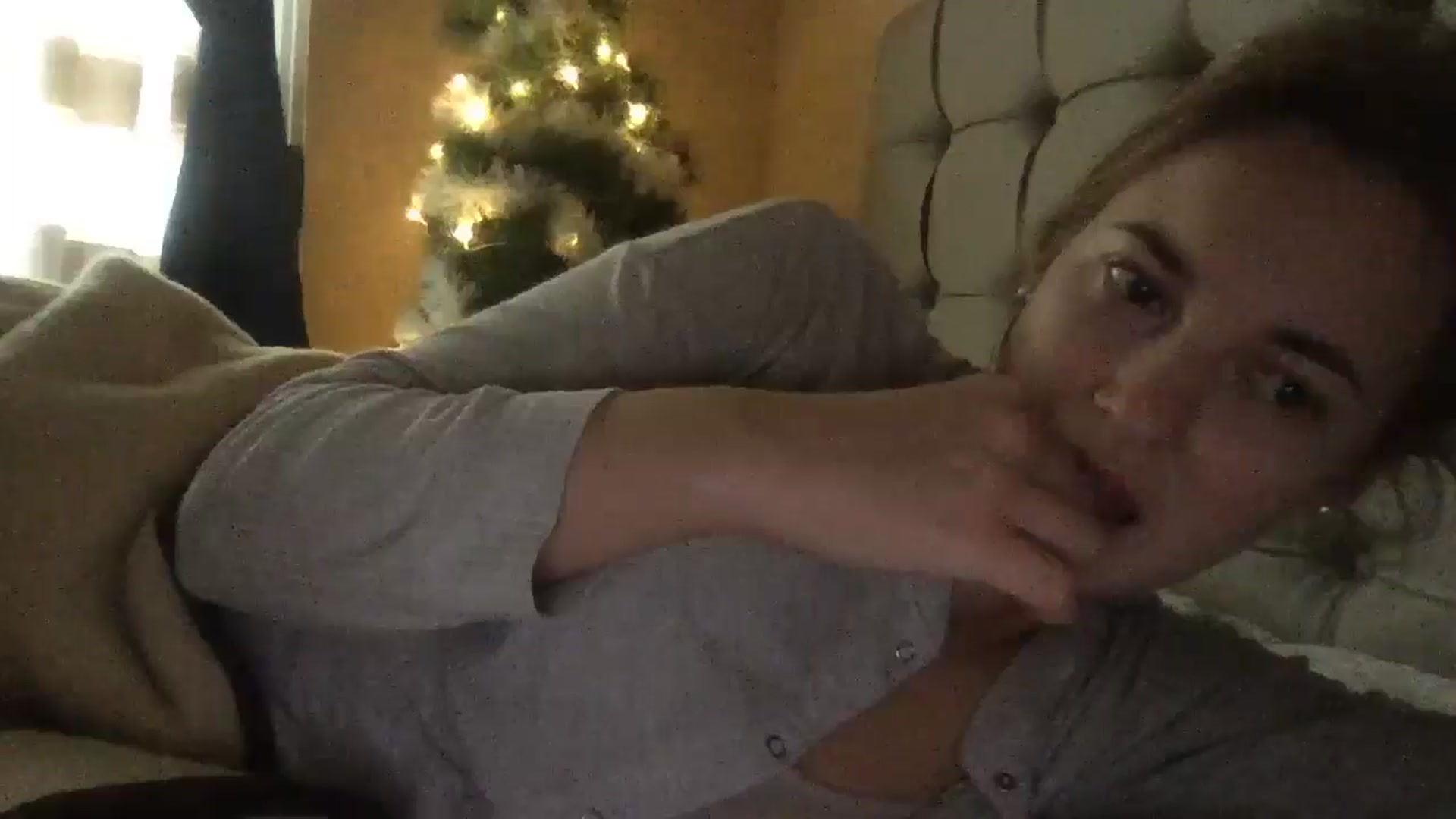 Gallery image thumbnail from SkySunFlower's myfreecams stream on, 11/29/2024, 12:20 image 14 of 20