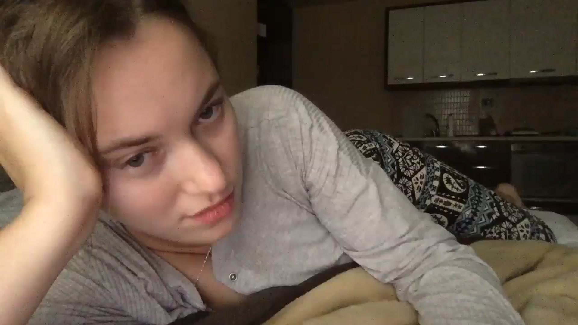 Gallery image thumbnail from SkySunFlower's myfreecams stream on, 11/29/2024, 13:00 image 4 of 20