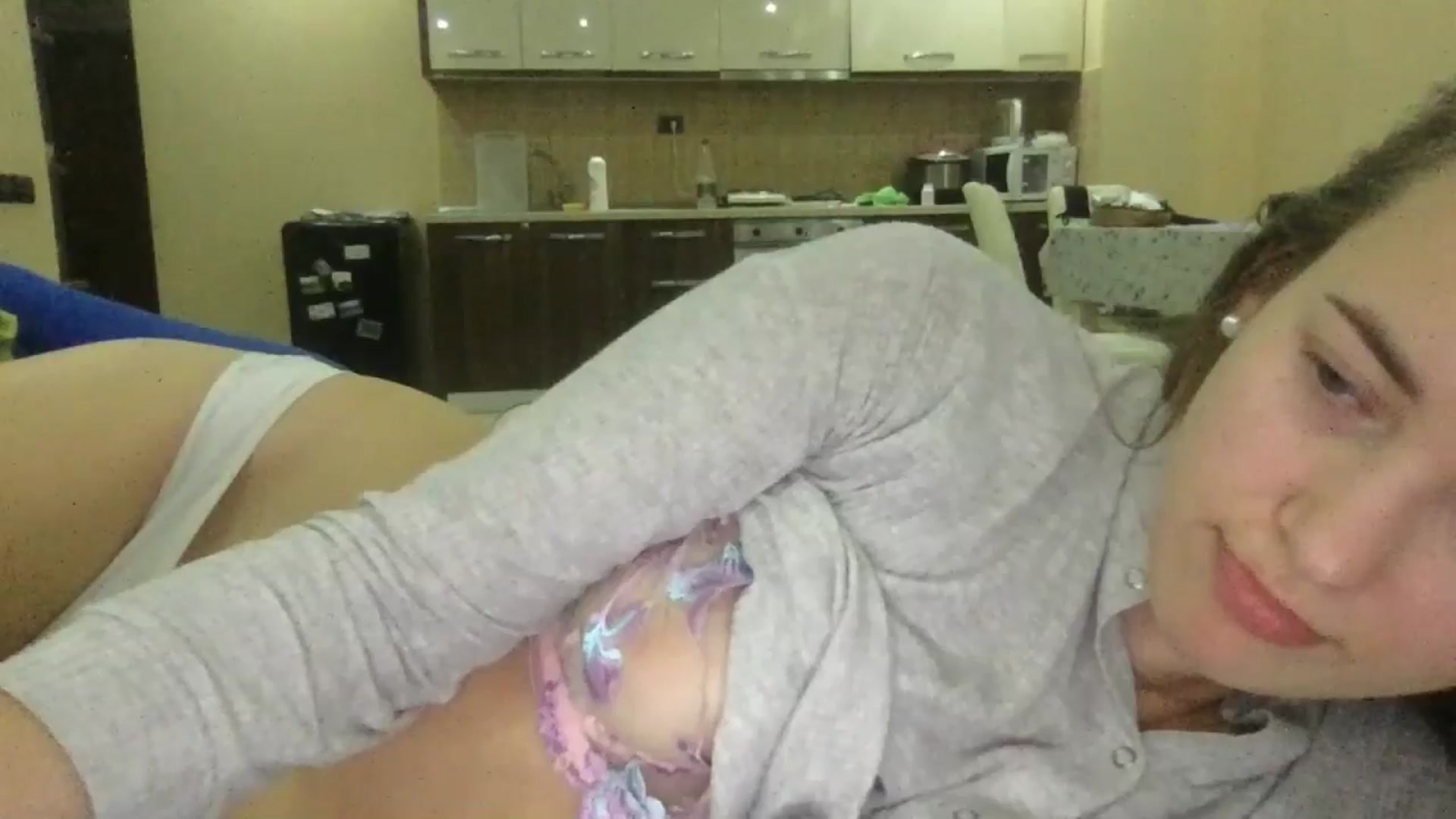 Gallery image thumbnail from SkySunFlower's myfreecams stream on, 12/05/2024, 14:38 image 7 of 20