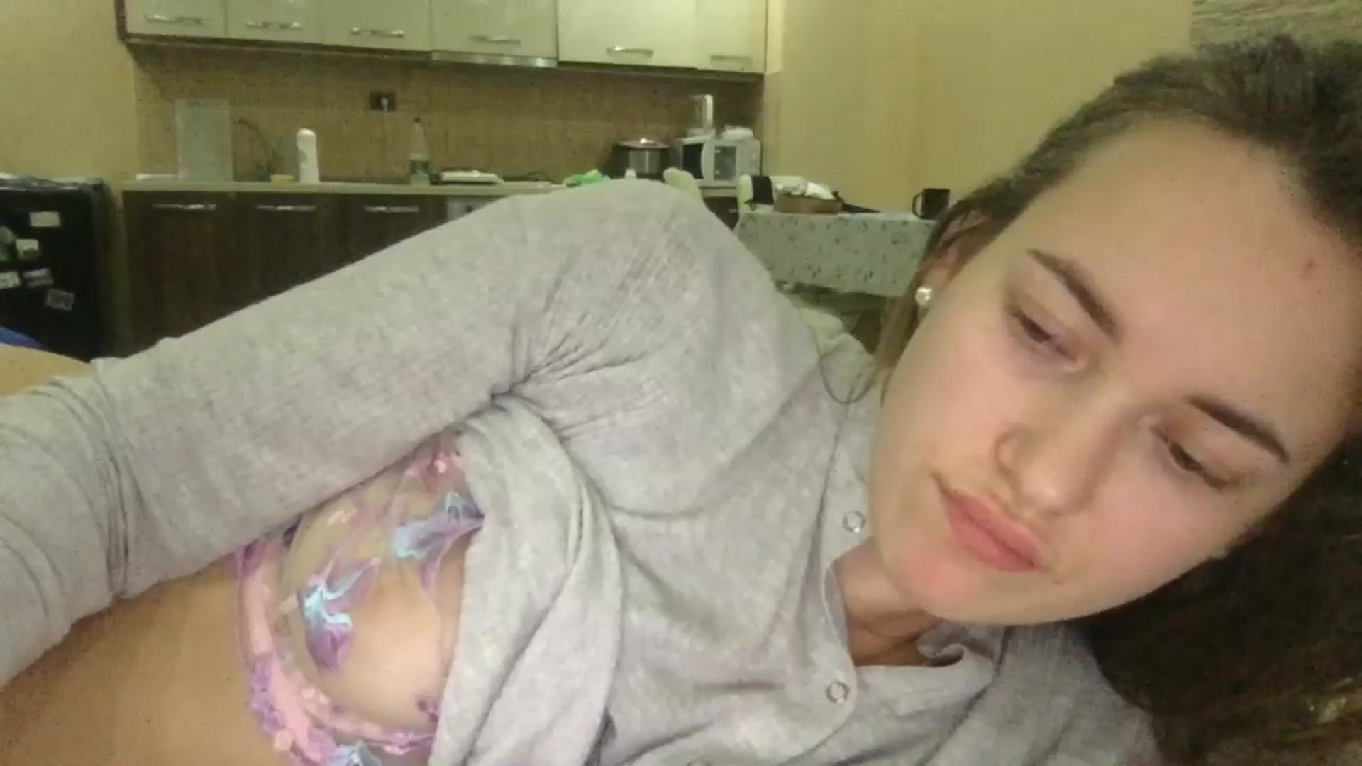 Gallery image thumbnail from SkySunFlower's myfreecams stream on, 12/05/2024, 14:38 image 6 of 20