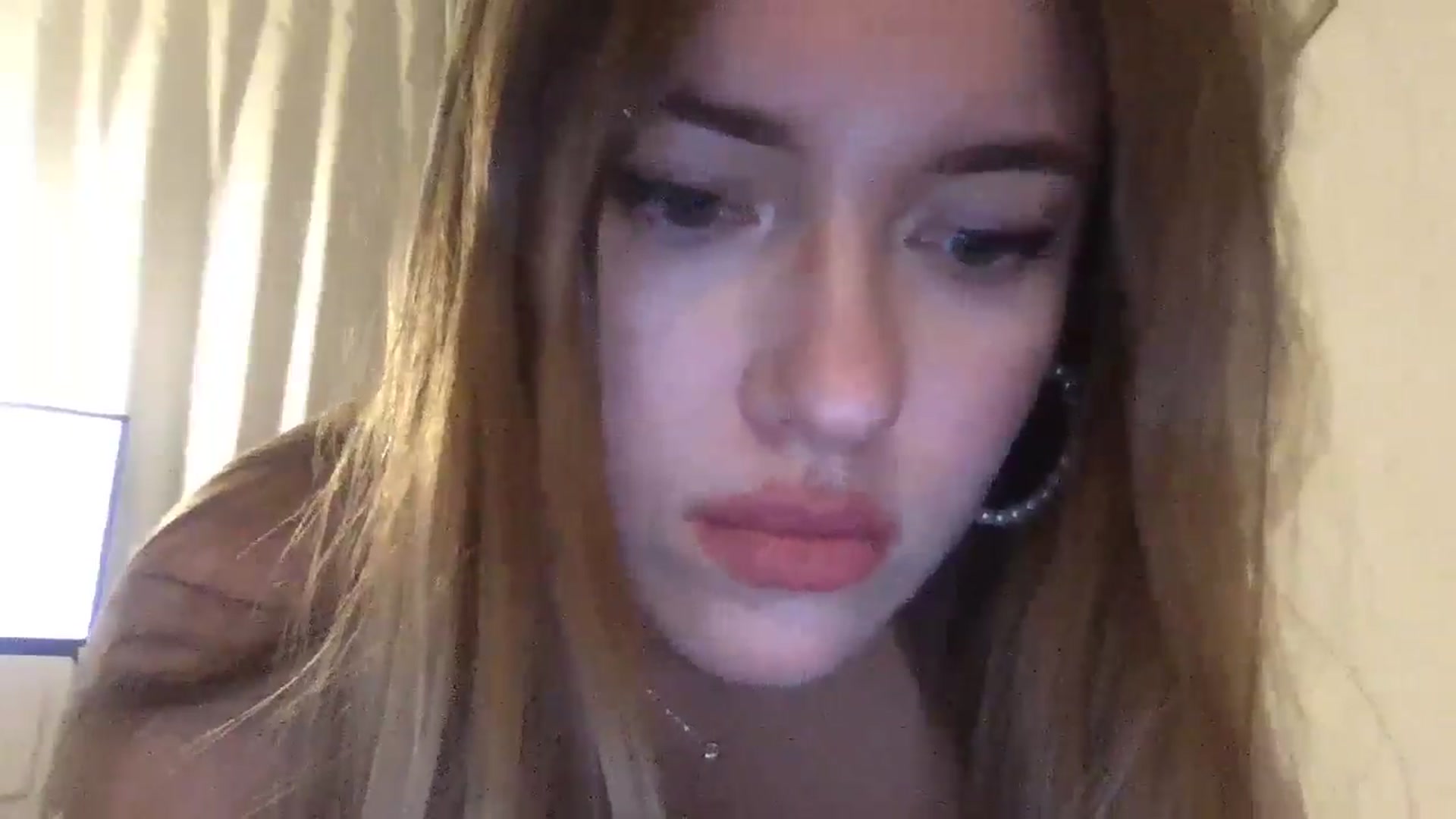 Gallery image thumbnail from SkySunFlower's myfreecams stream on, 12/07/2024, 18:49 image 19 of 20