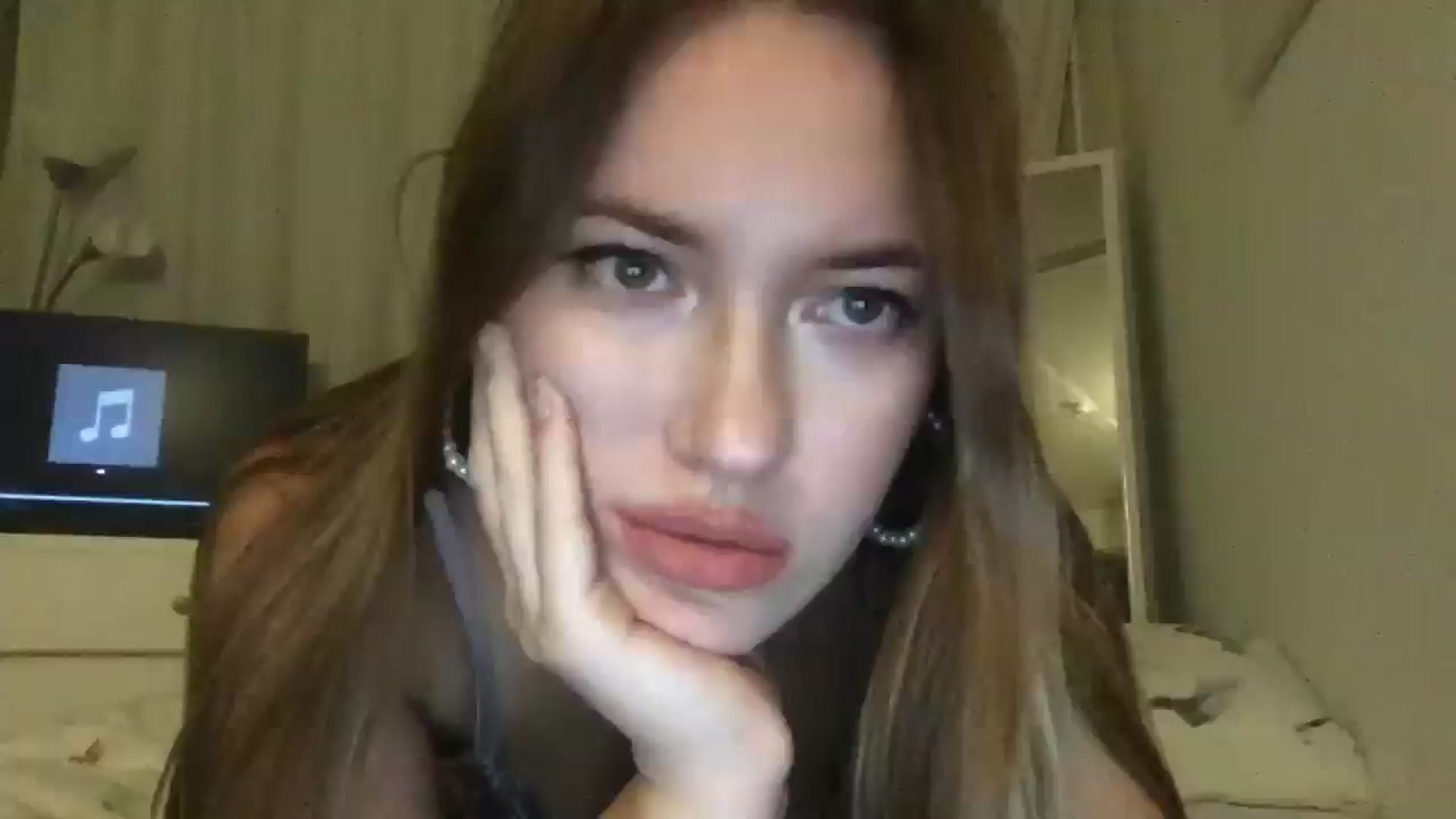 Gallery image thumbnail from SkySunFlower's myfreecams stream on, 12/07/2024, 18:49 image 4 of 20