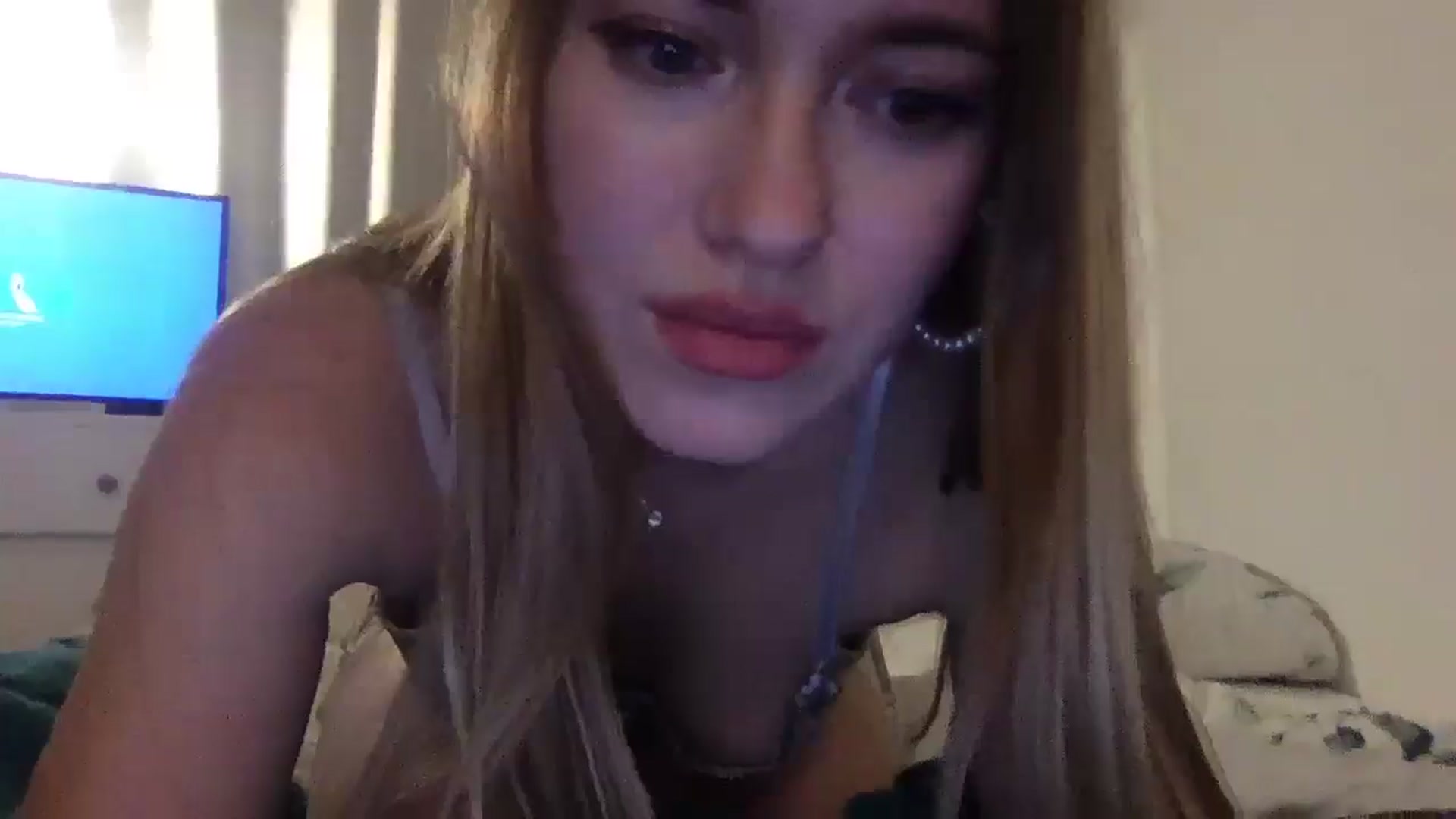 Gallery image thumbnail from SkySunFlower's myfreecams stream on, 12/07/2024, 19:40 image 11 of 20
